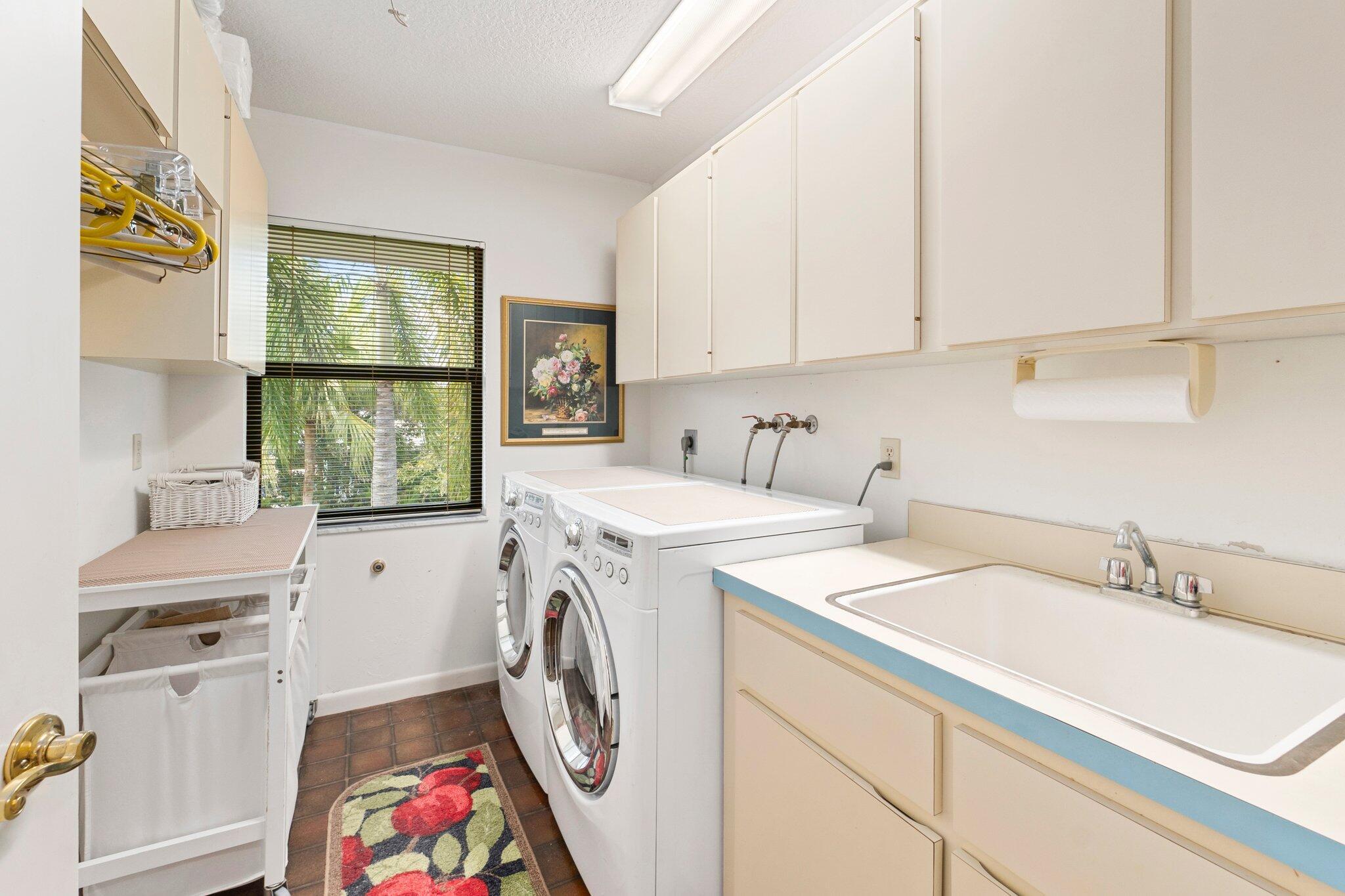 4400 SE Whiticar Way