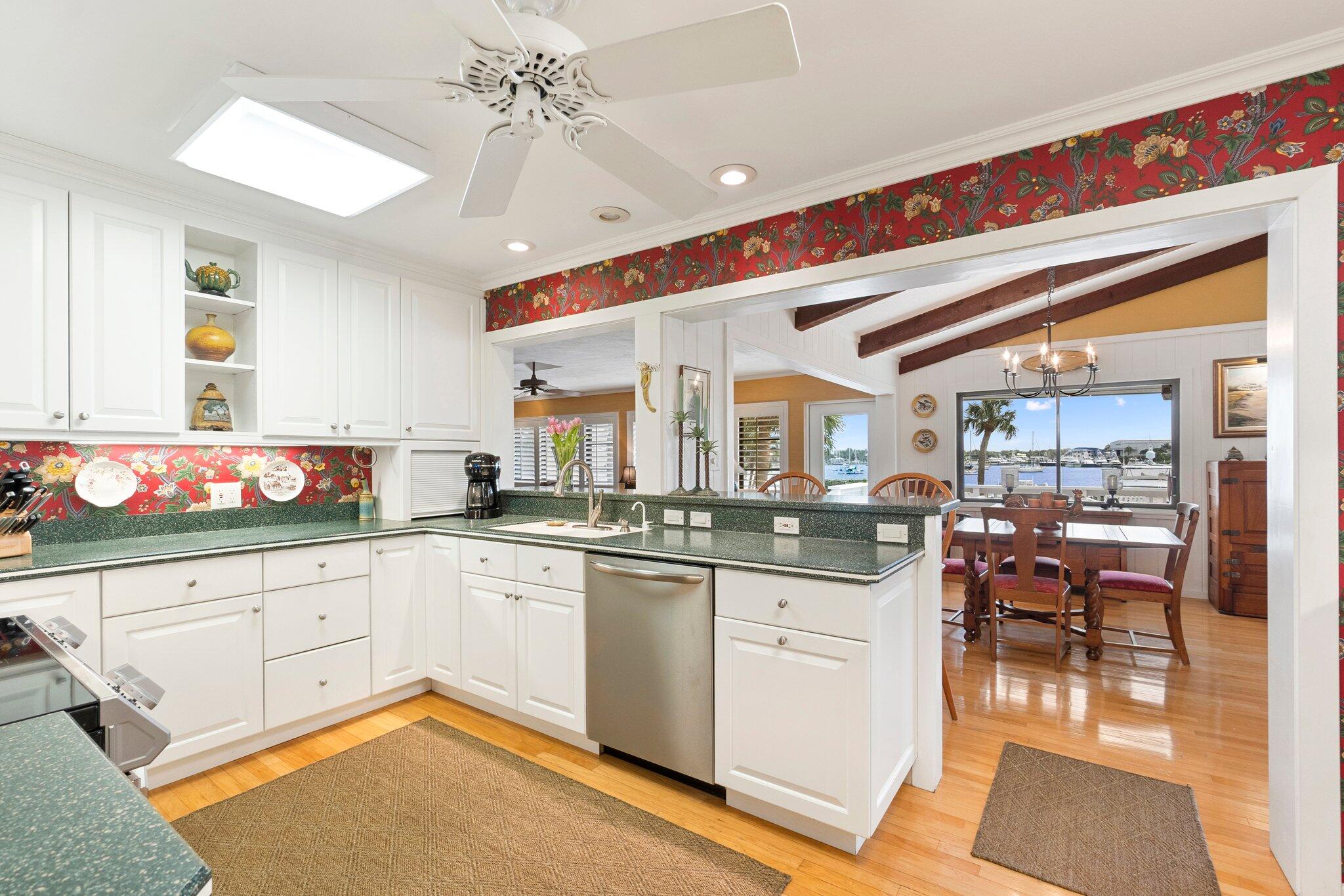 4400 SE Whiticar Way