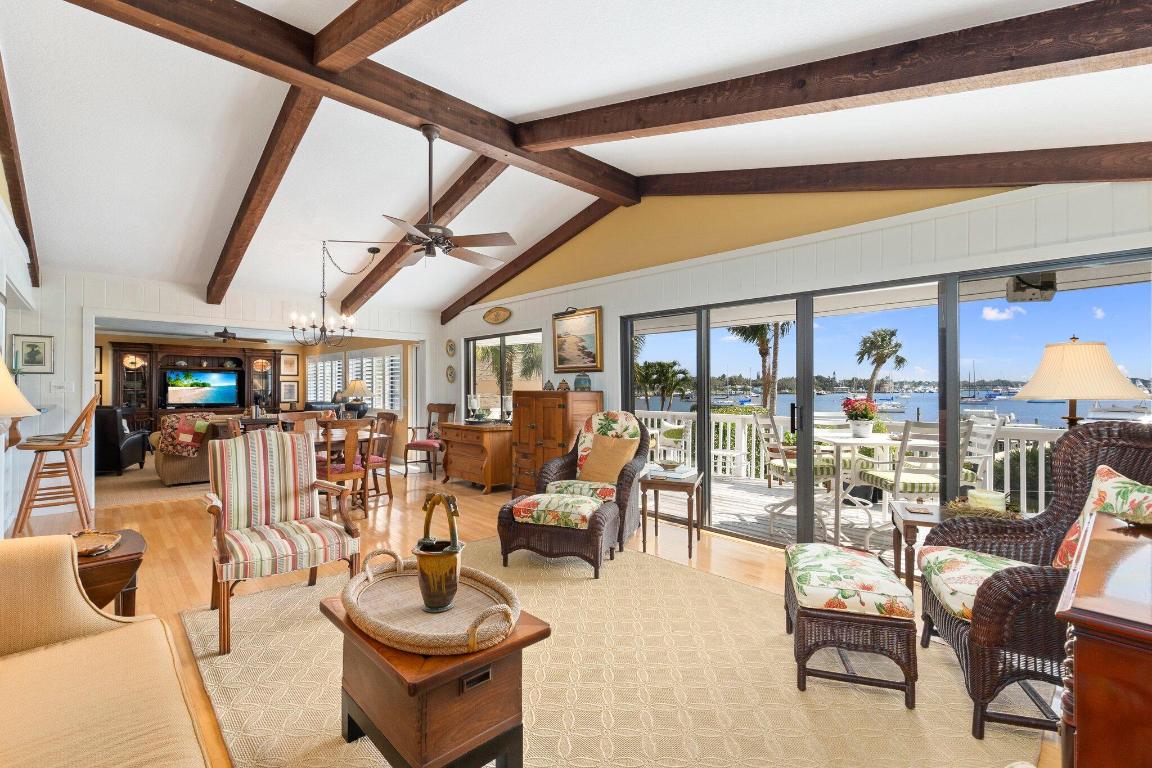 4400 SE Whiticar Way