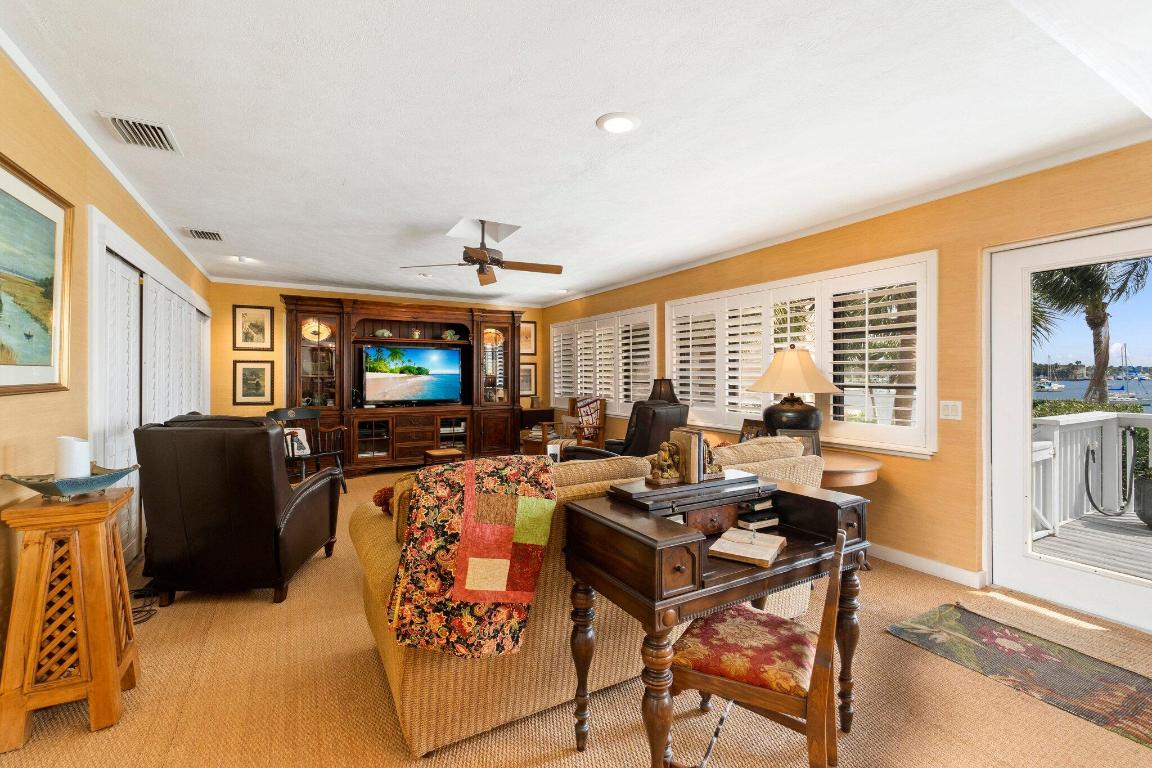 4400 SE Whiticar Way