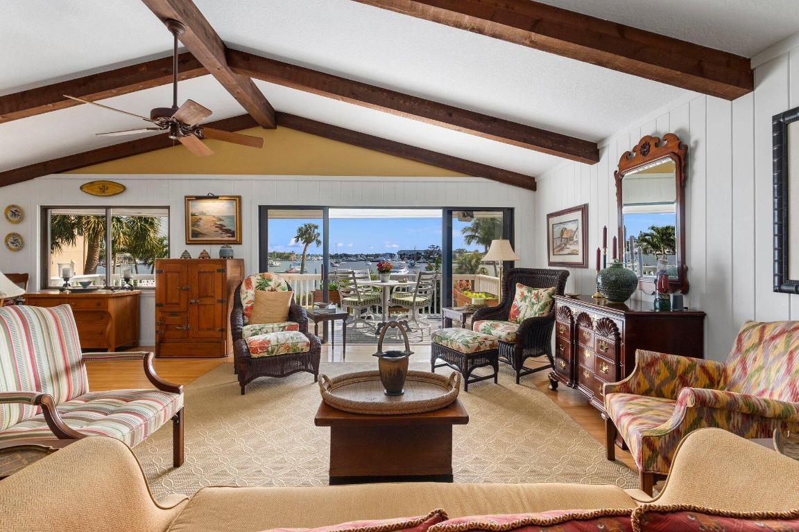 4400 SE Whiticar Way