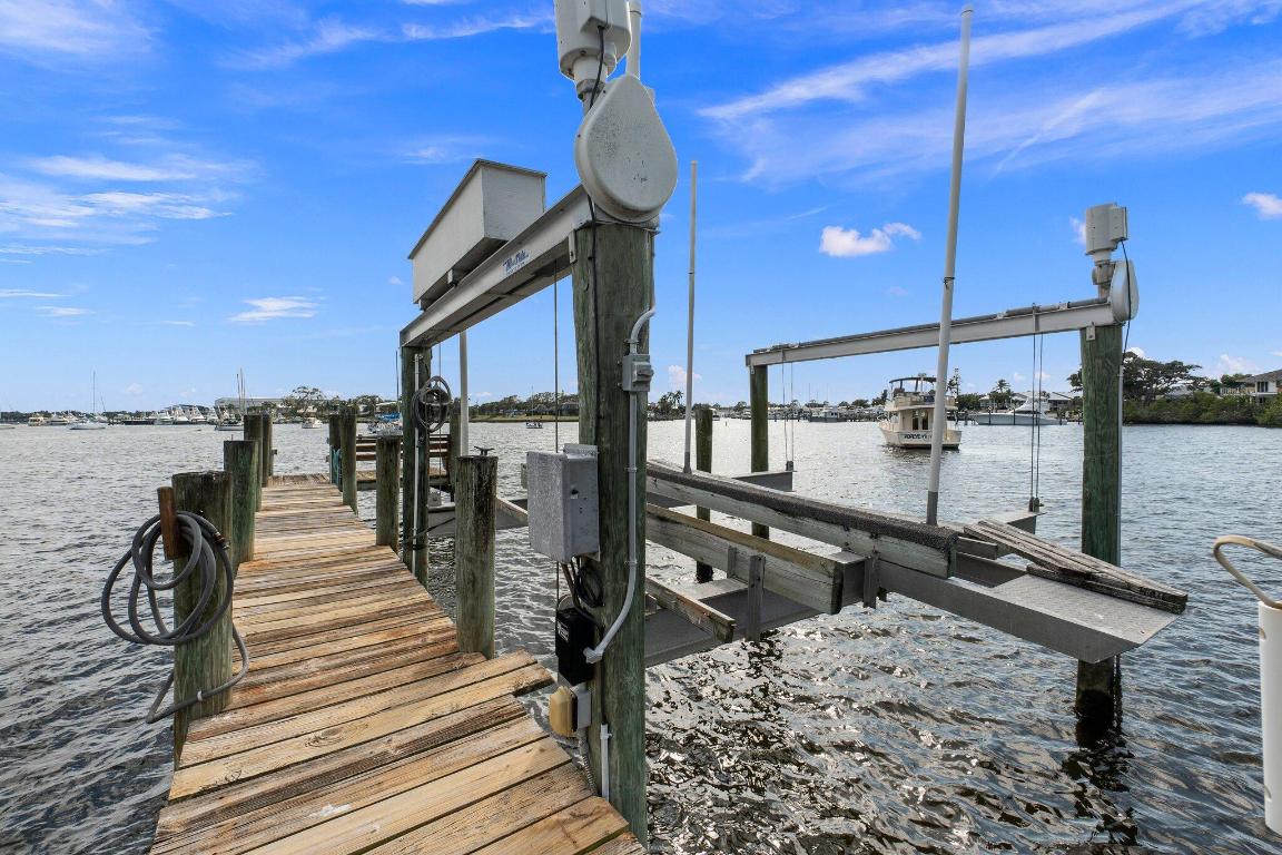 4400 SE Whiticar Way