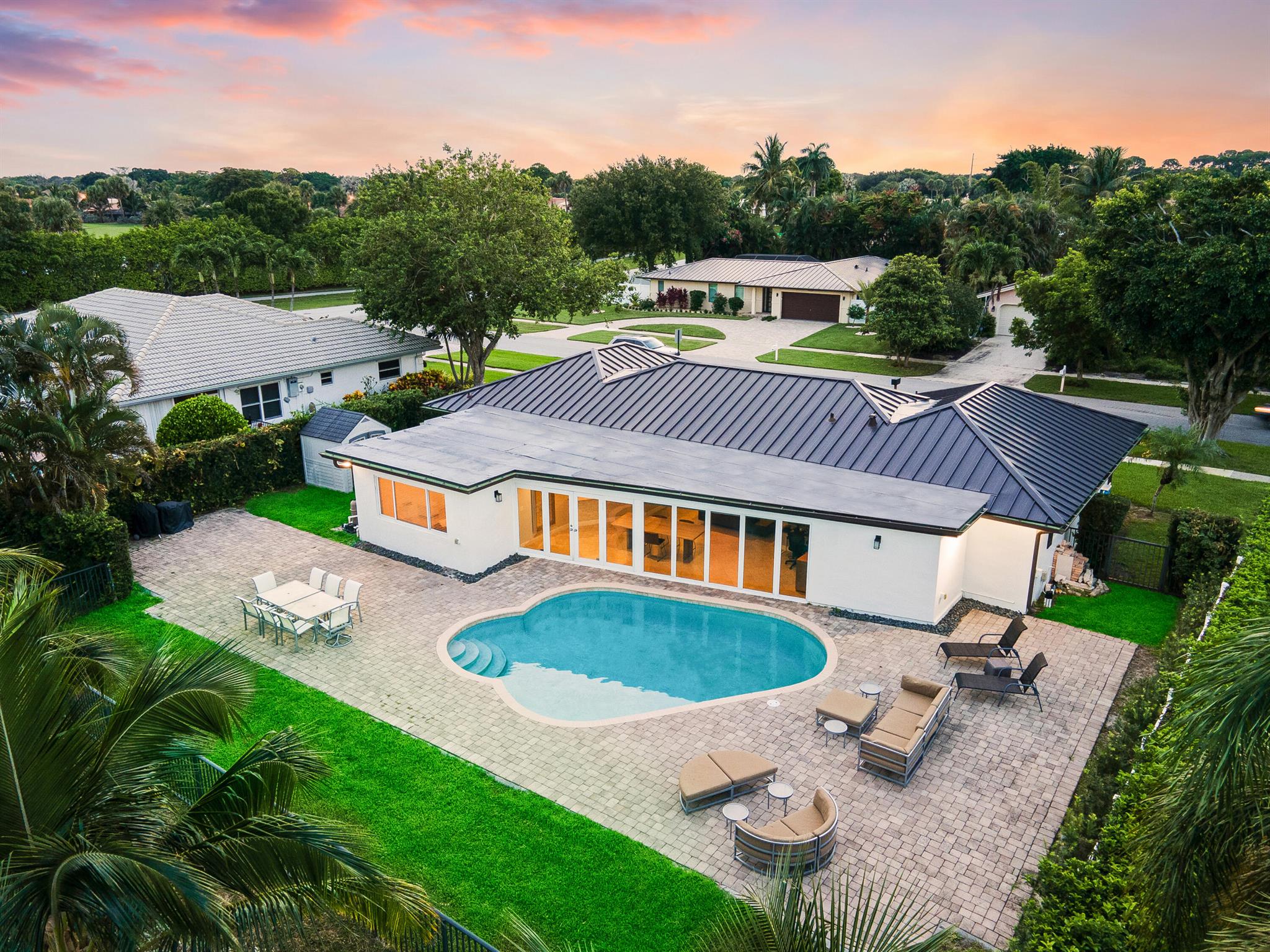 5733 Golfway Drive