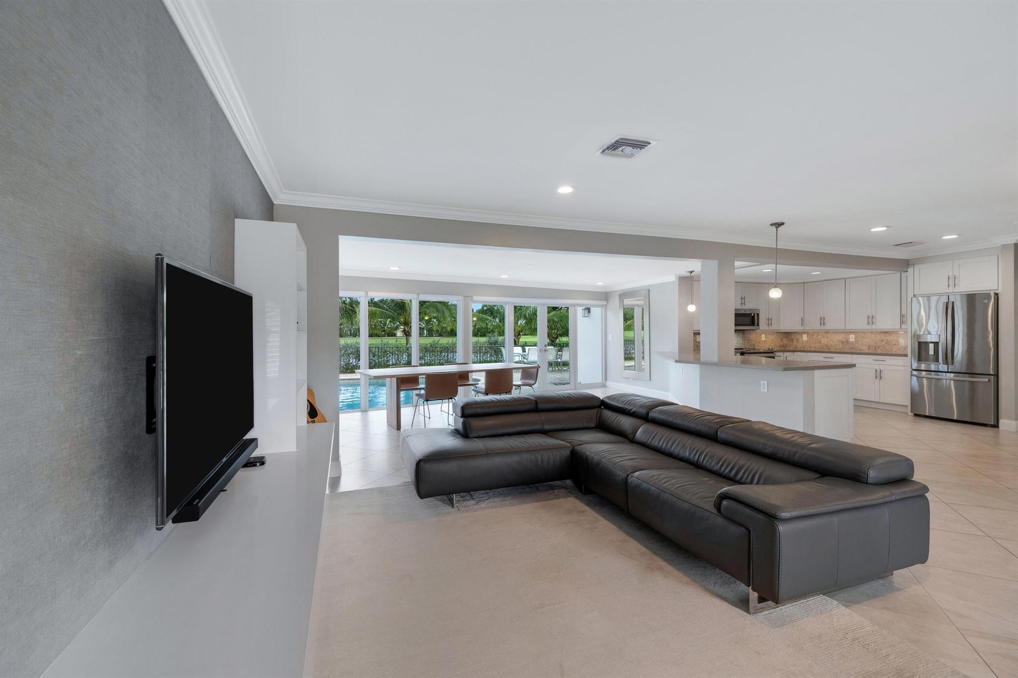 5733 Golfway Drive