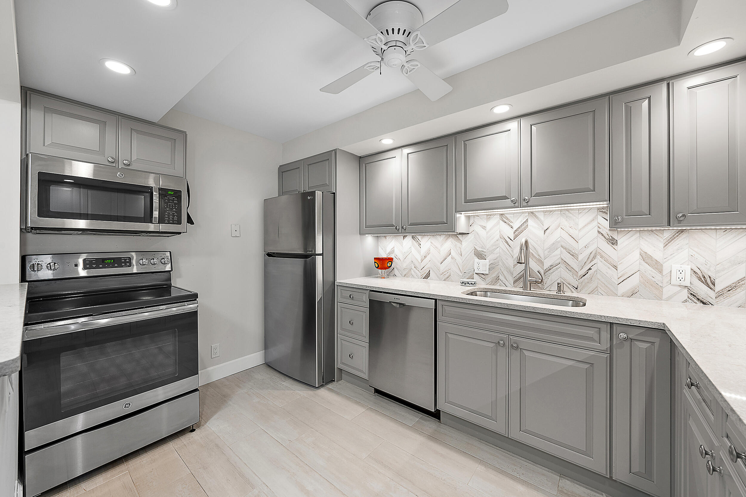 5420 N Ocean Drive 802