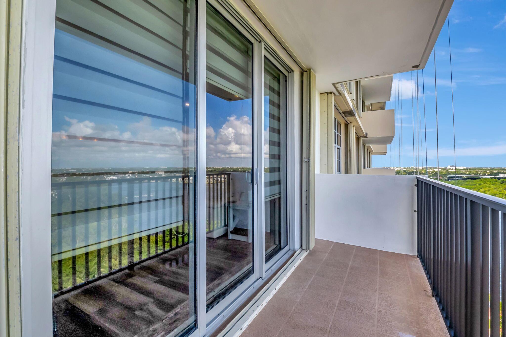 2121 N Ocean Boulevard 1204w