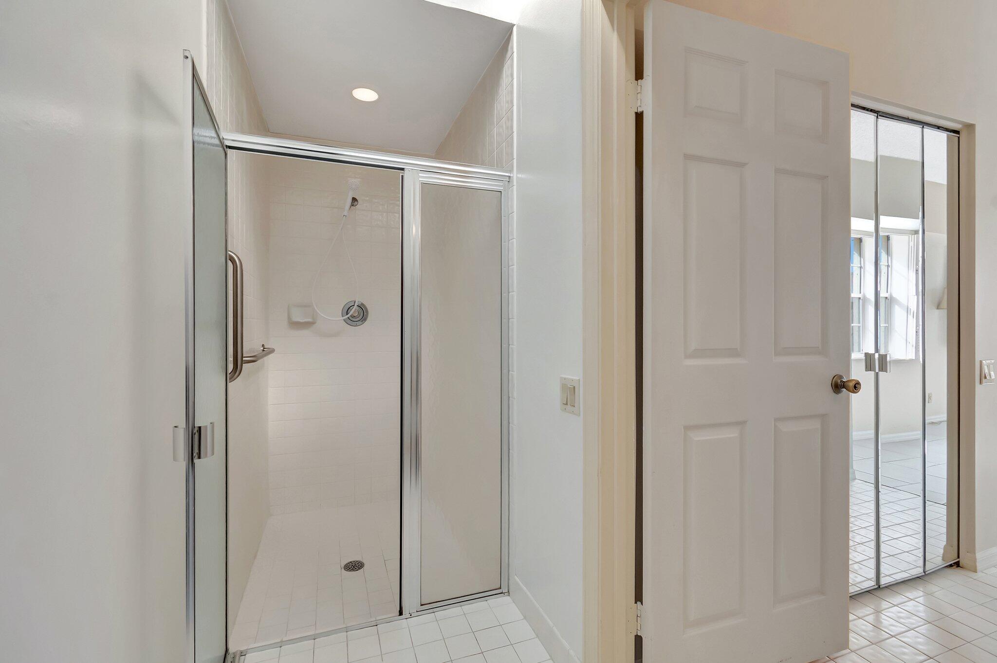 6109 Bay Isles Drive