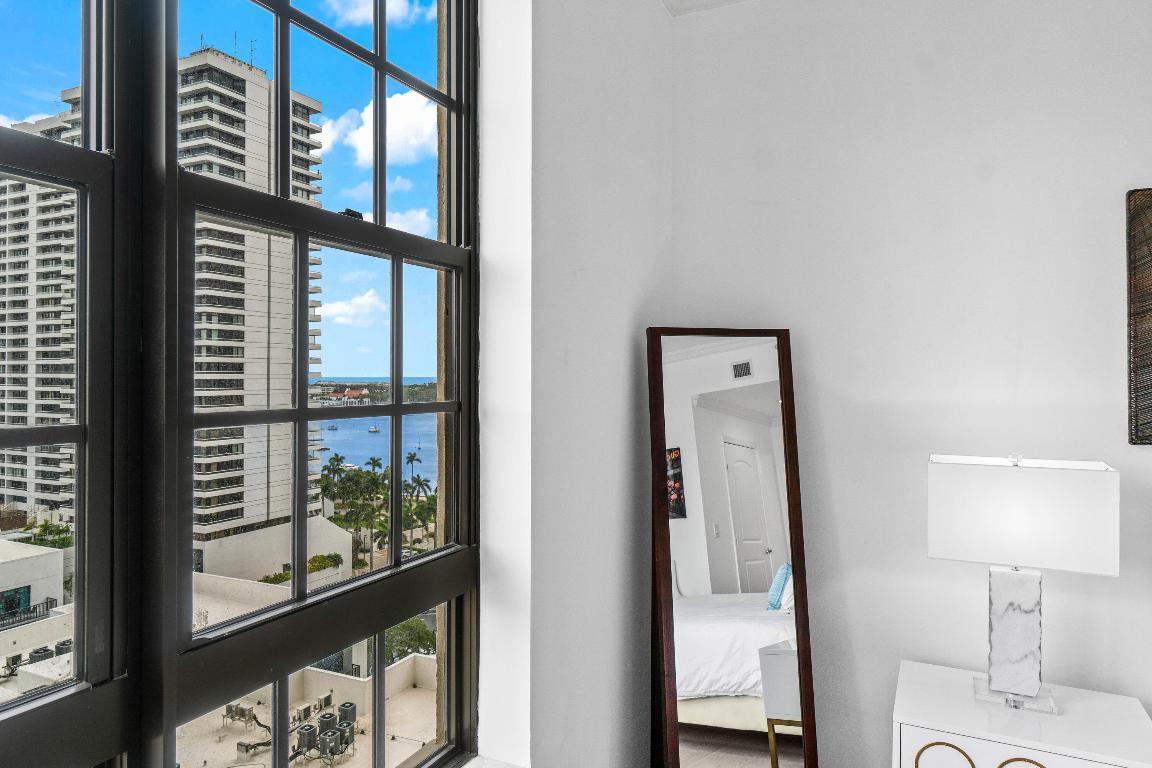 701 S Olive Avenue 1022