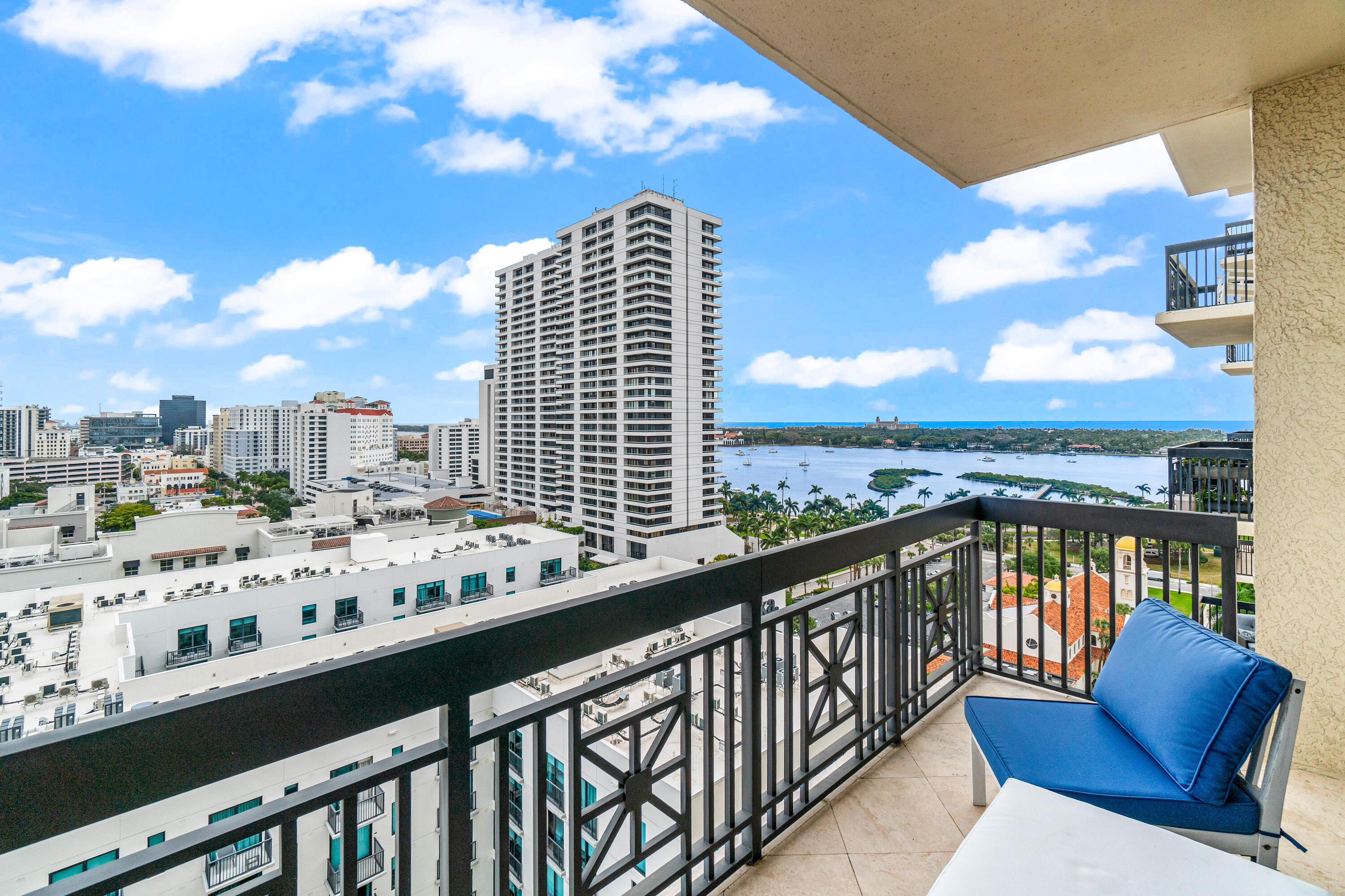 701 S Olive Avenue 1022