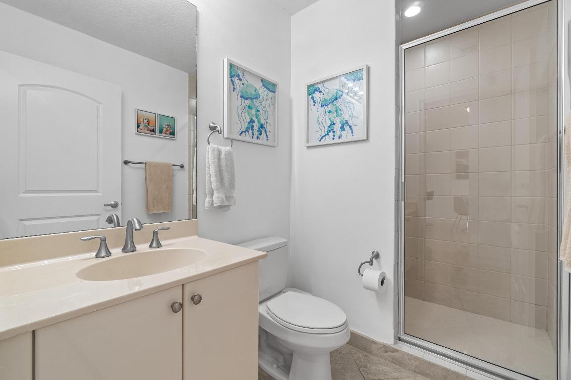 701 S Olive Avenue 1022