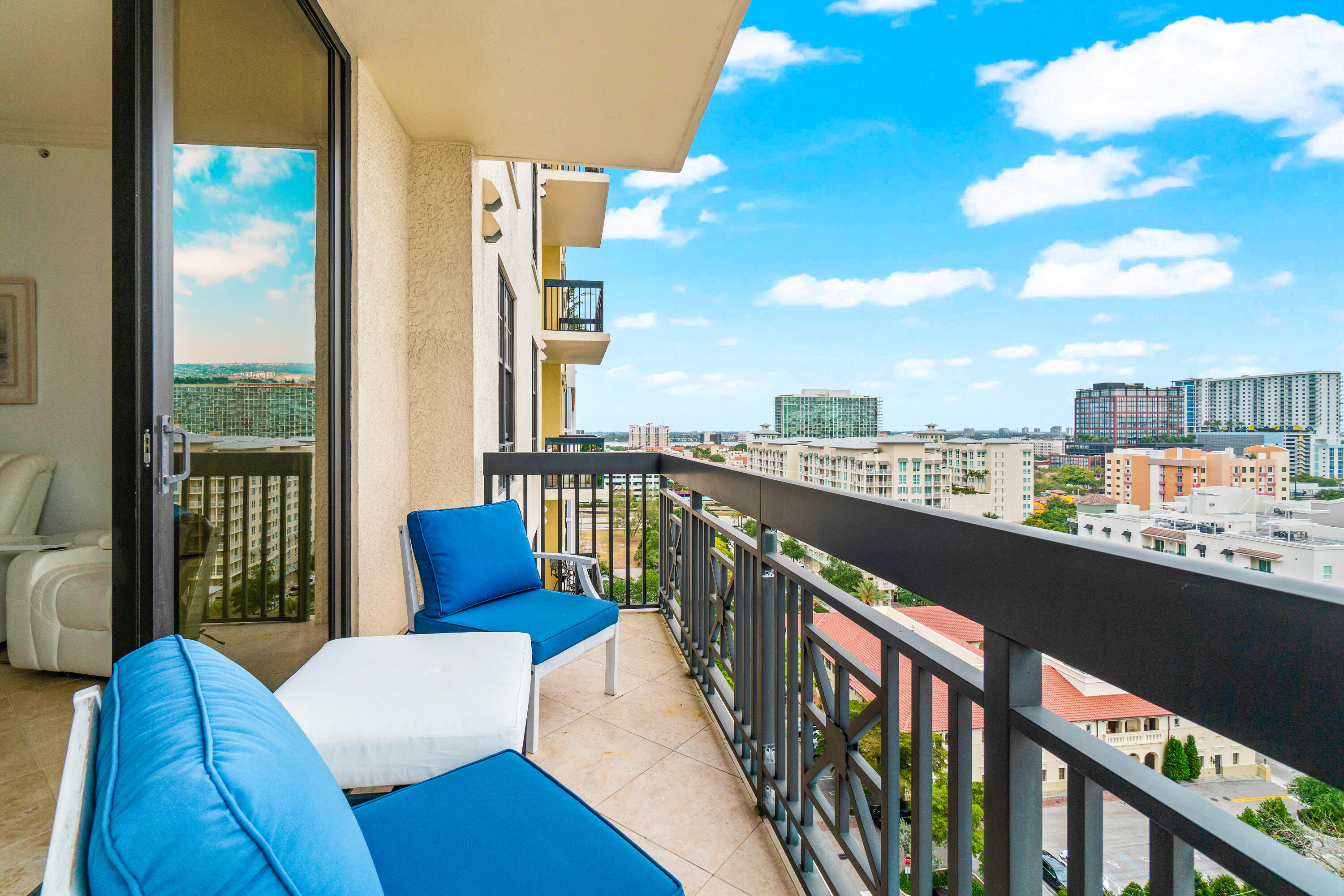 701 S Olive Avenue 1022