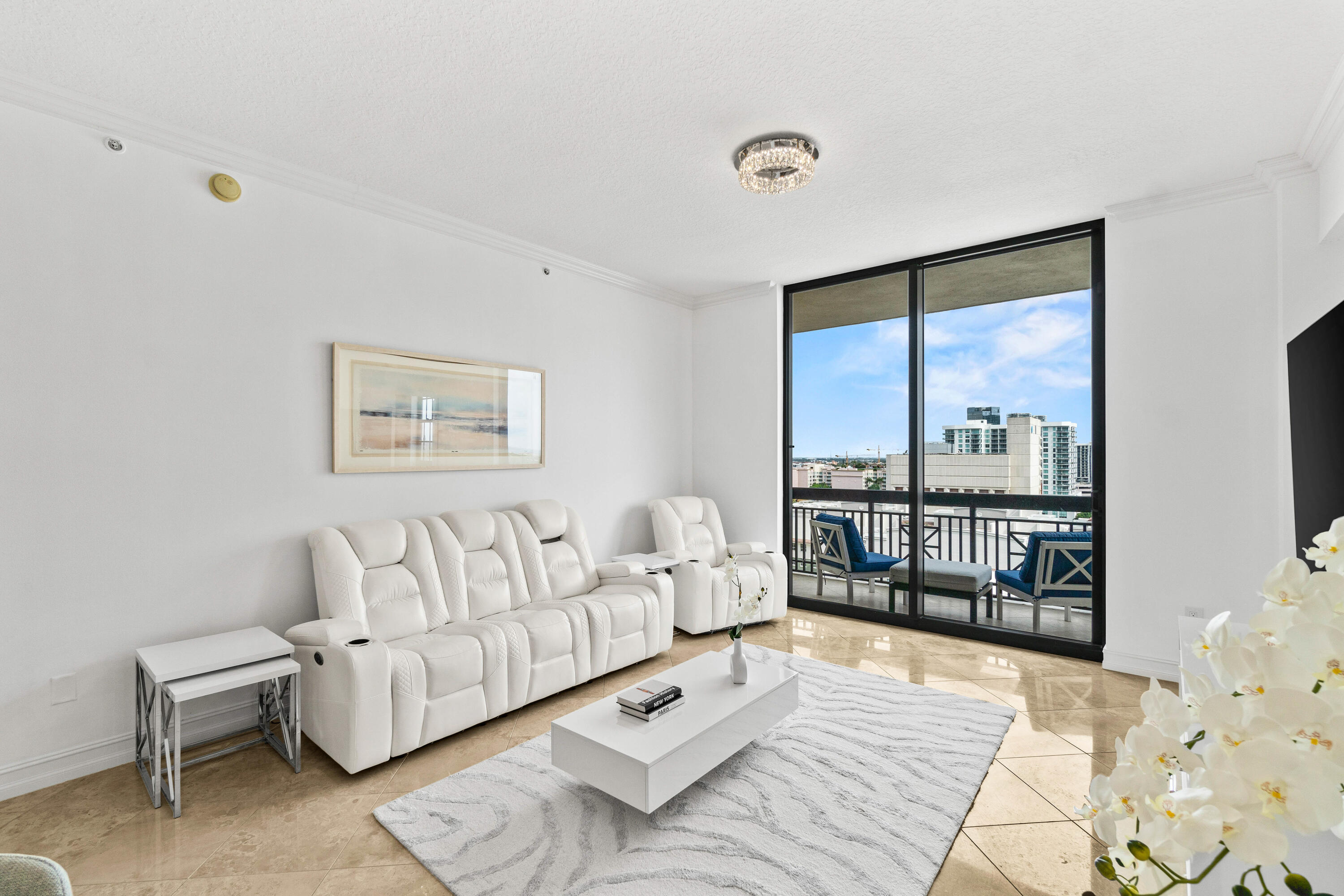 701 S Olive Avenue 1022