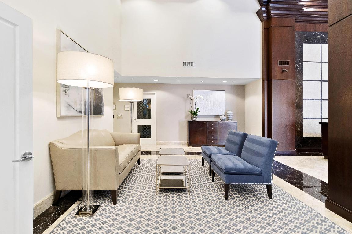 701 S Olive Avenue 1022