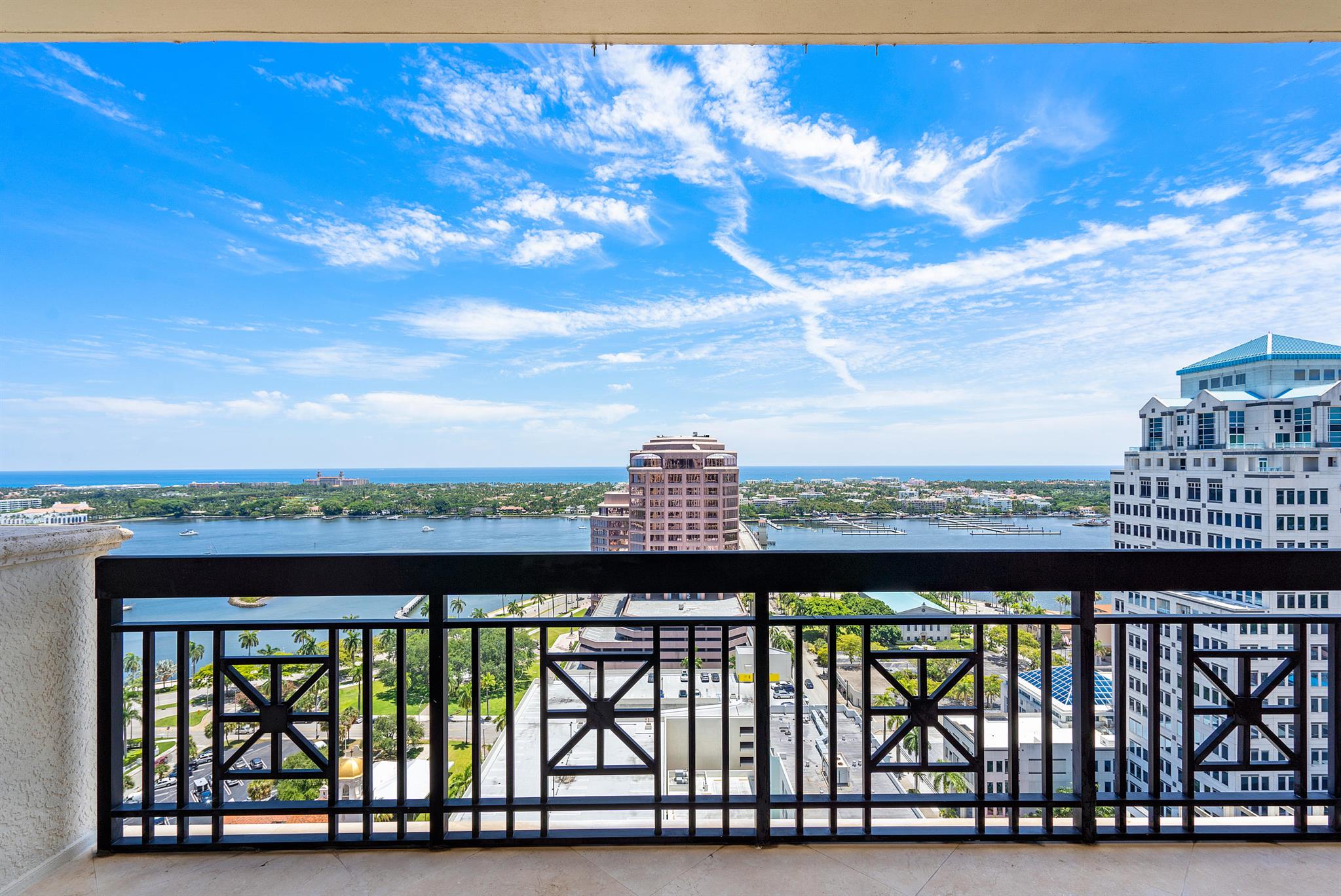 701 S Olive Avenue 1811