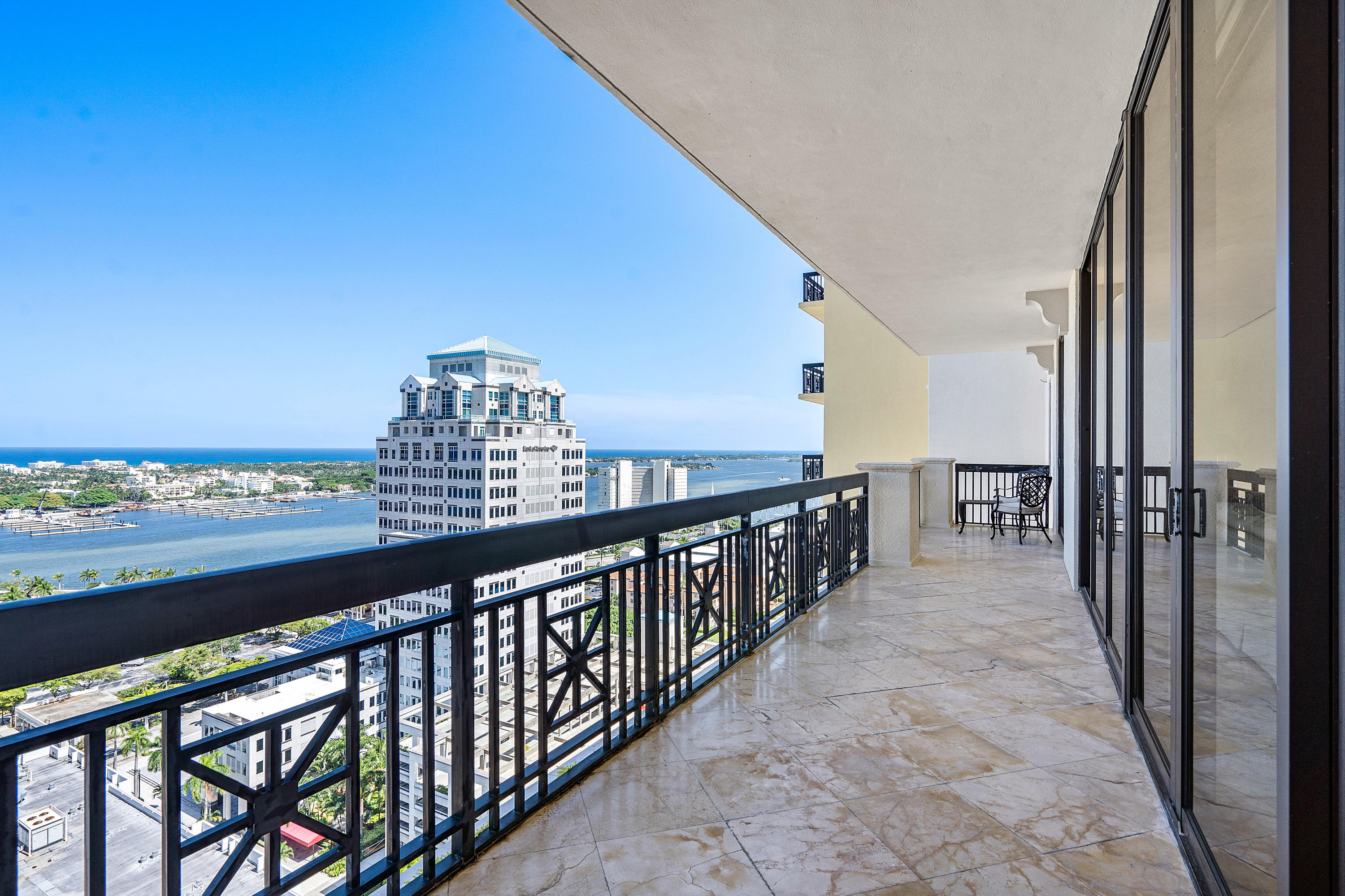 701 S Olive Avenue 1811