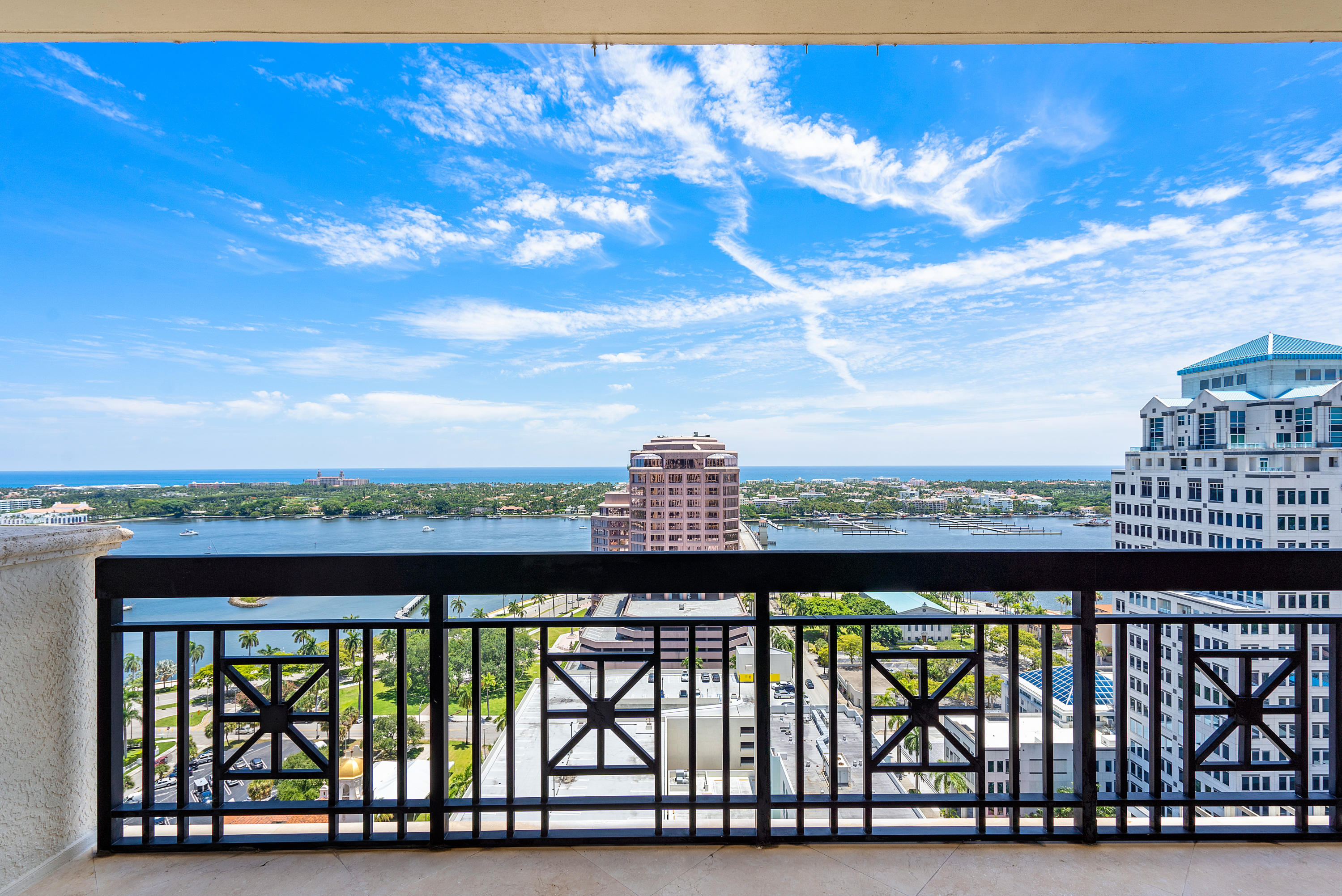 701 S Olive Avenue 1811