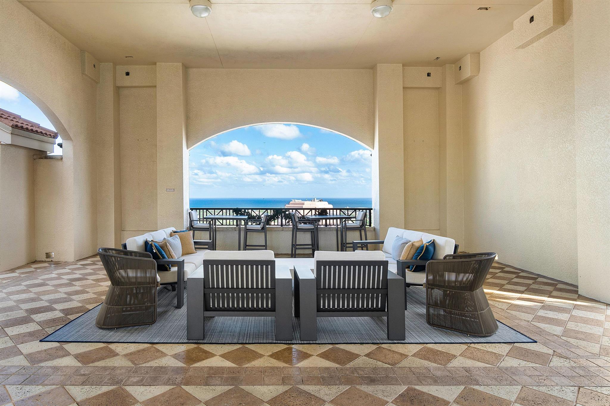 701 S Olive Avenue 1811