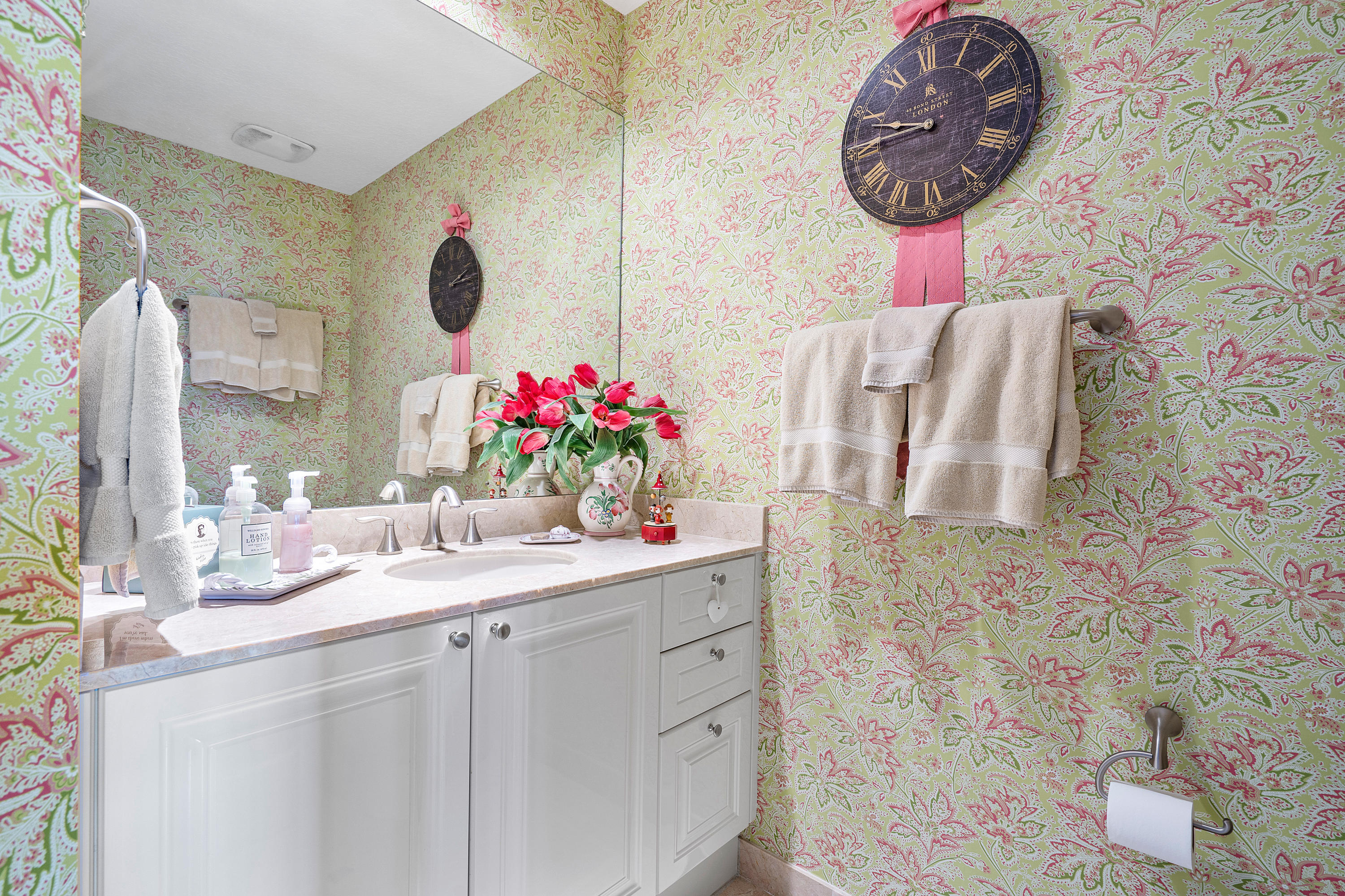 701 S Olive Avenue 1811