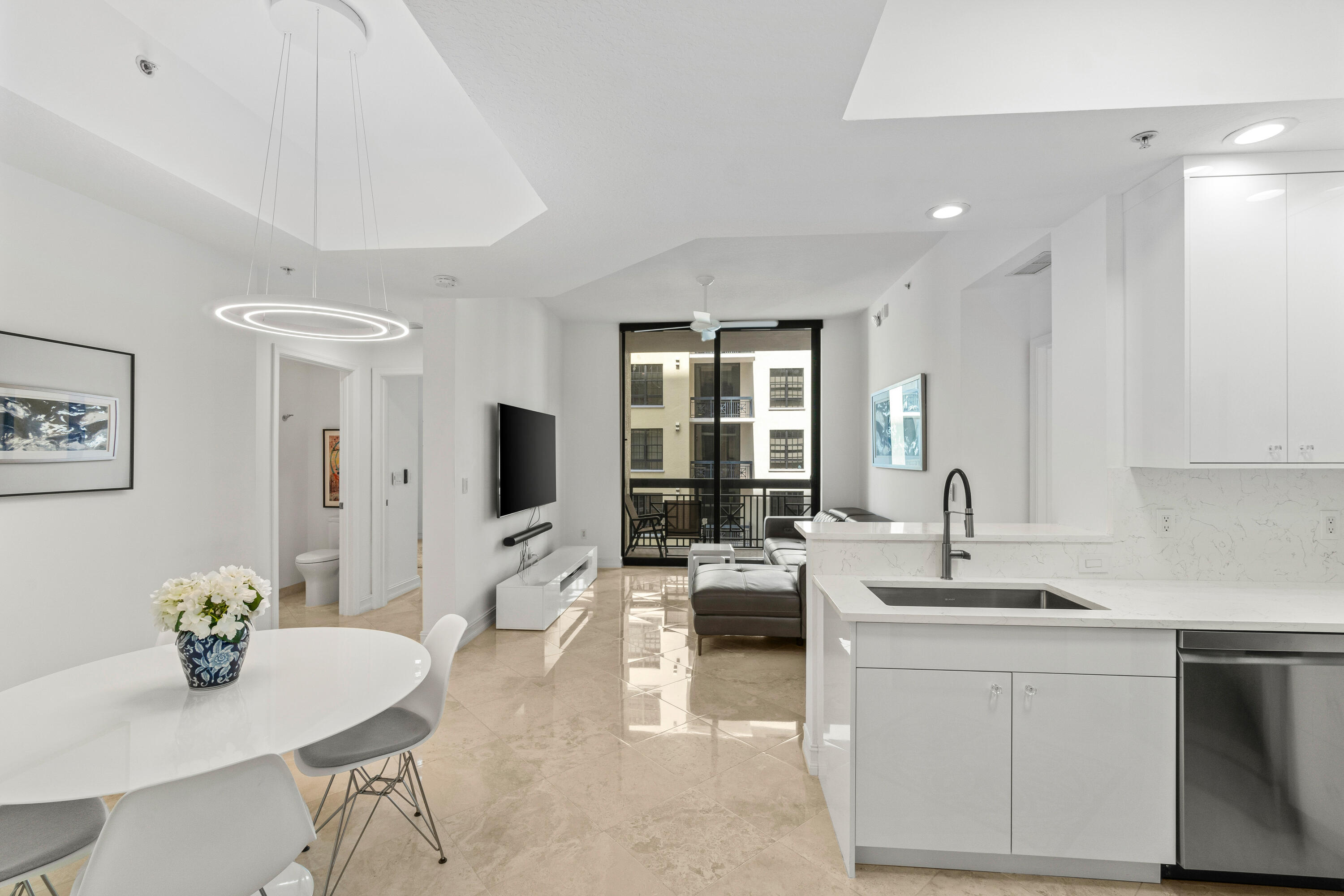 701 S Olive Avenue 1014