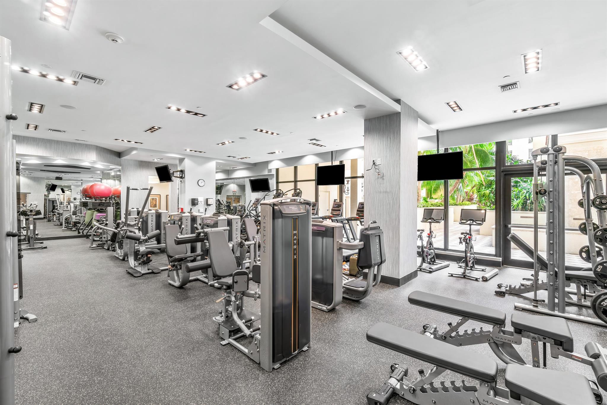 701 S Olive Avenue 1014