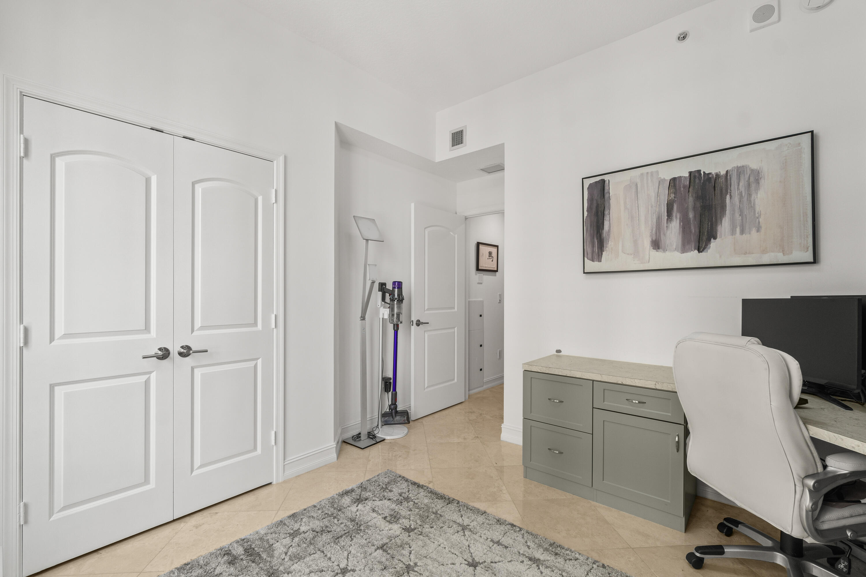 701 S Olive Avenue 1014