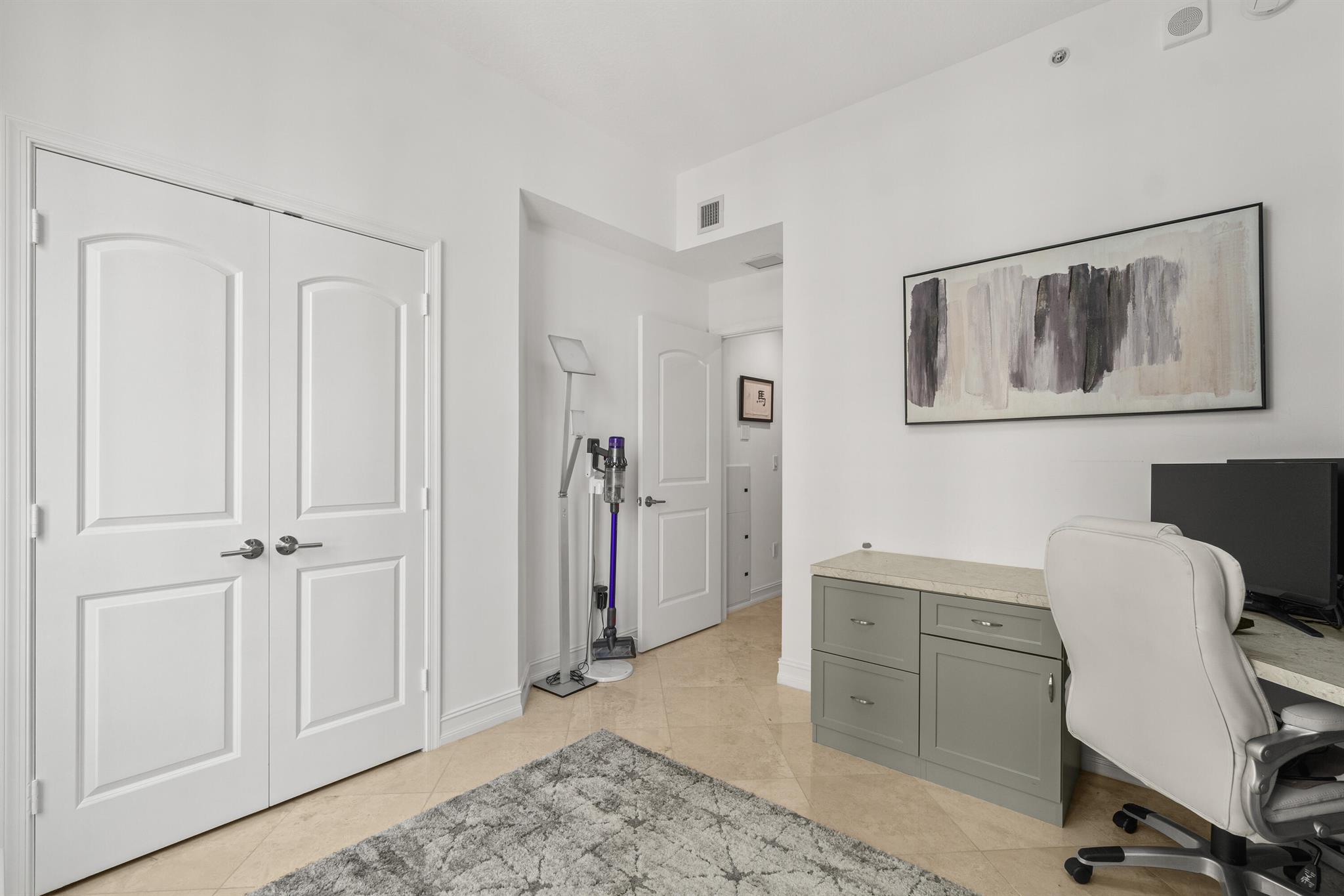 701 S Olive Avenue 1014