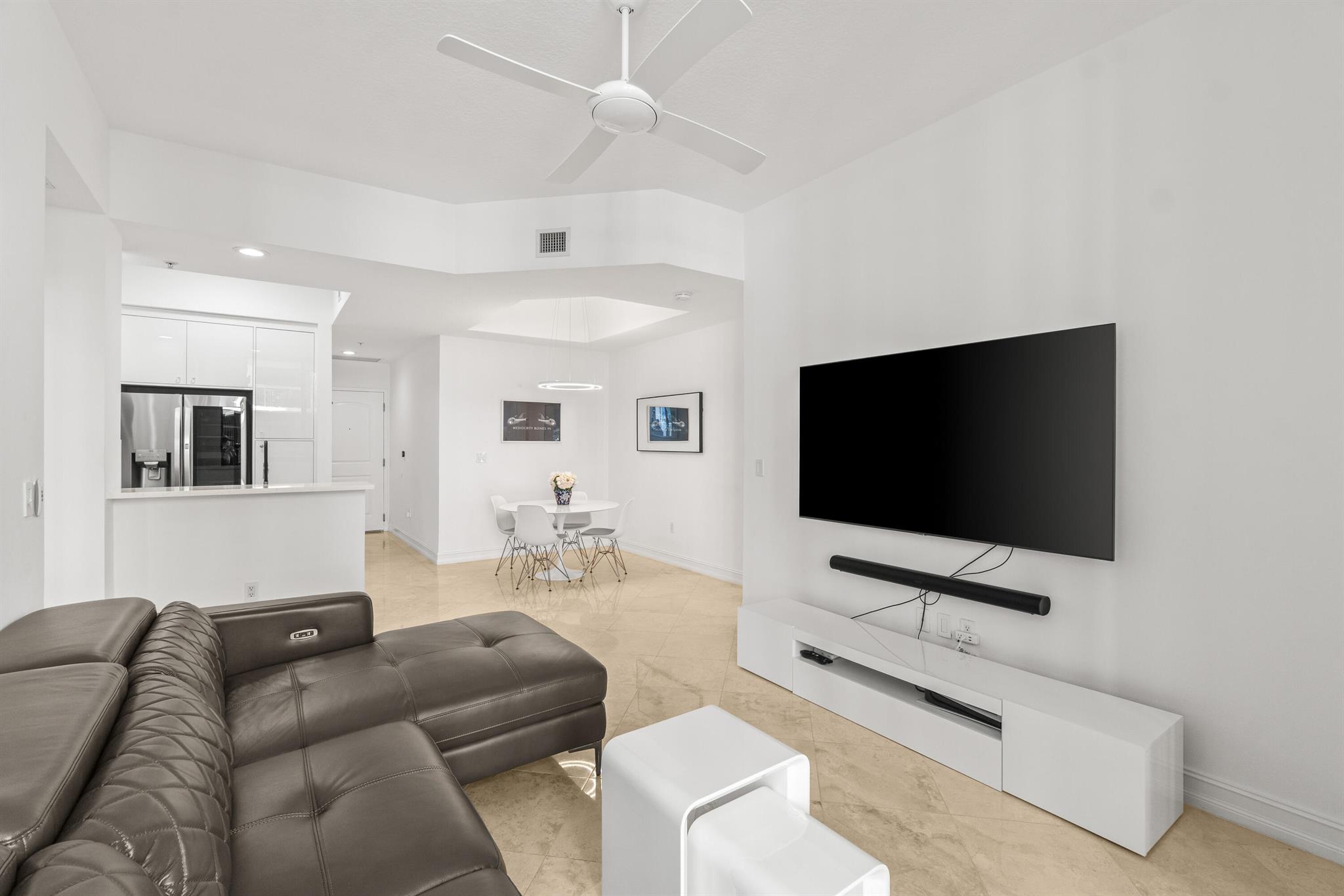 701 S Olive Avenue 1014