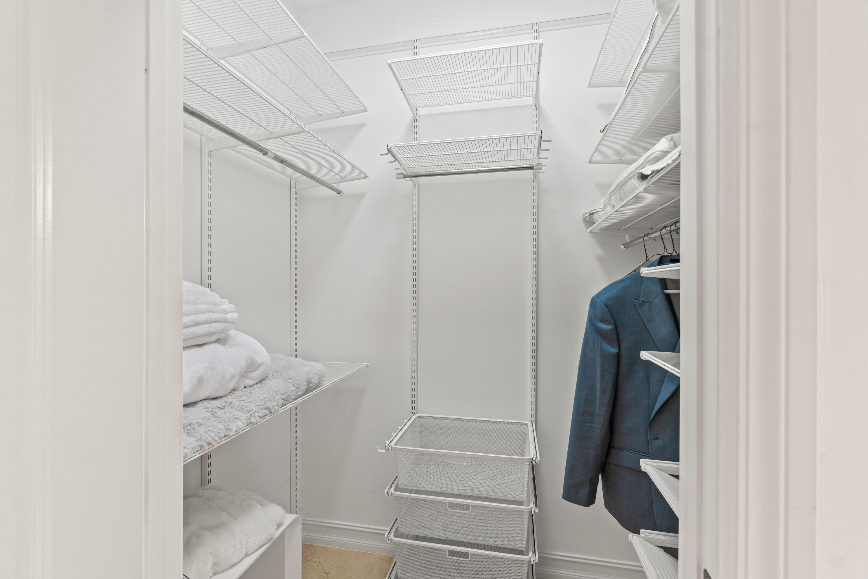 701 S Olive Avenue 1014