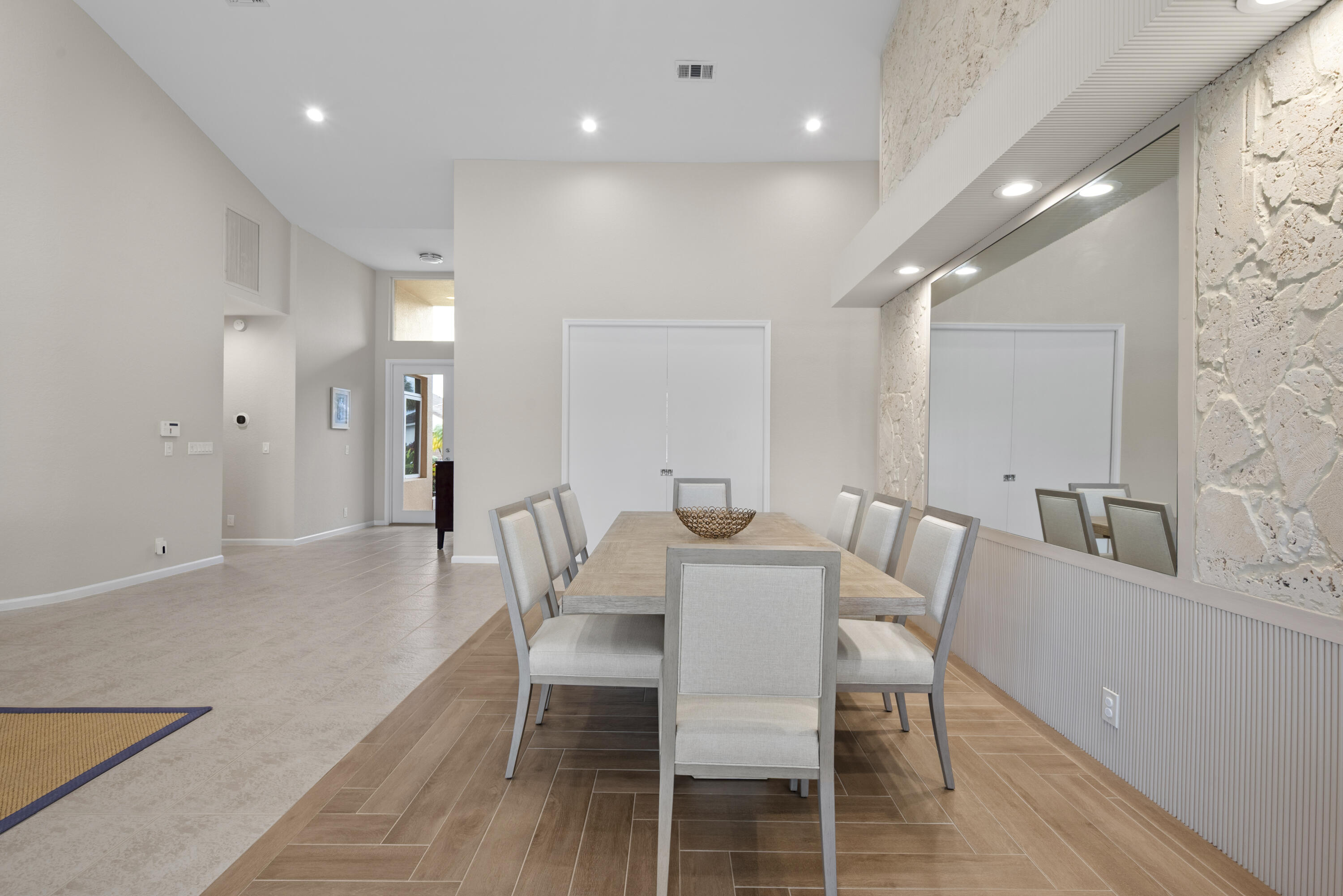 10670 Stonebridge Boulevard