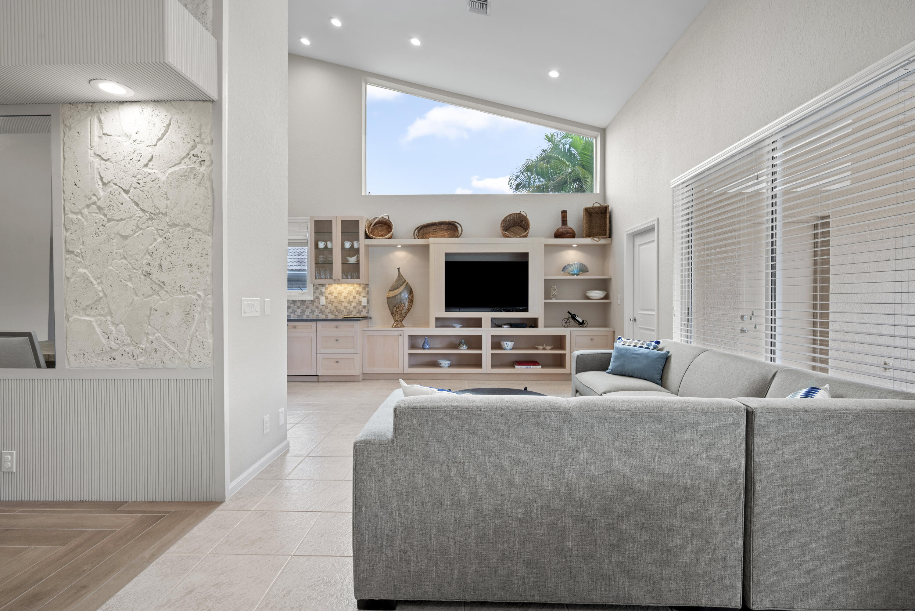 10670 Stonebridge Boulevard