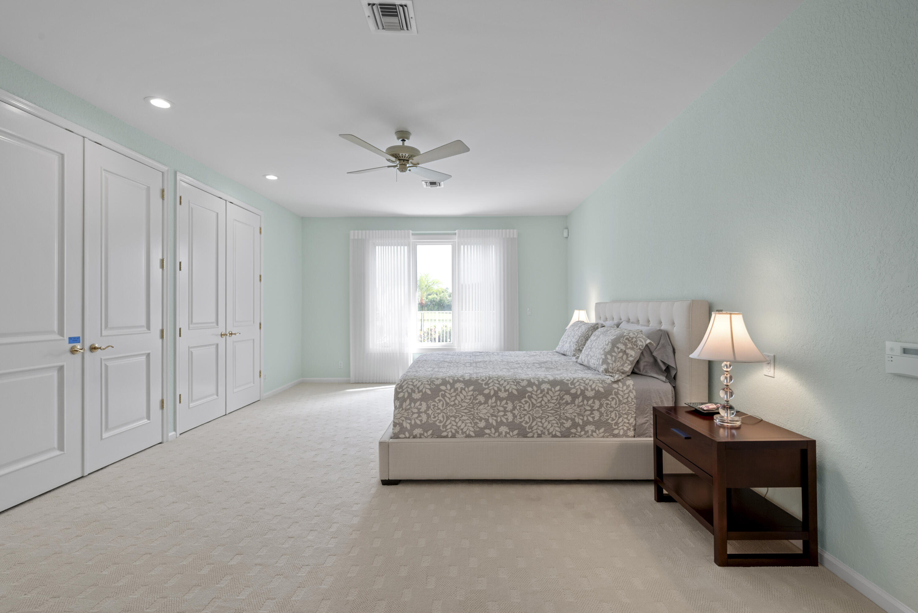 10670 Stonebridge Boulevard