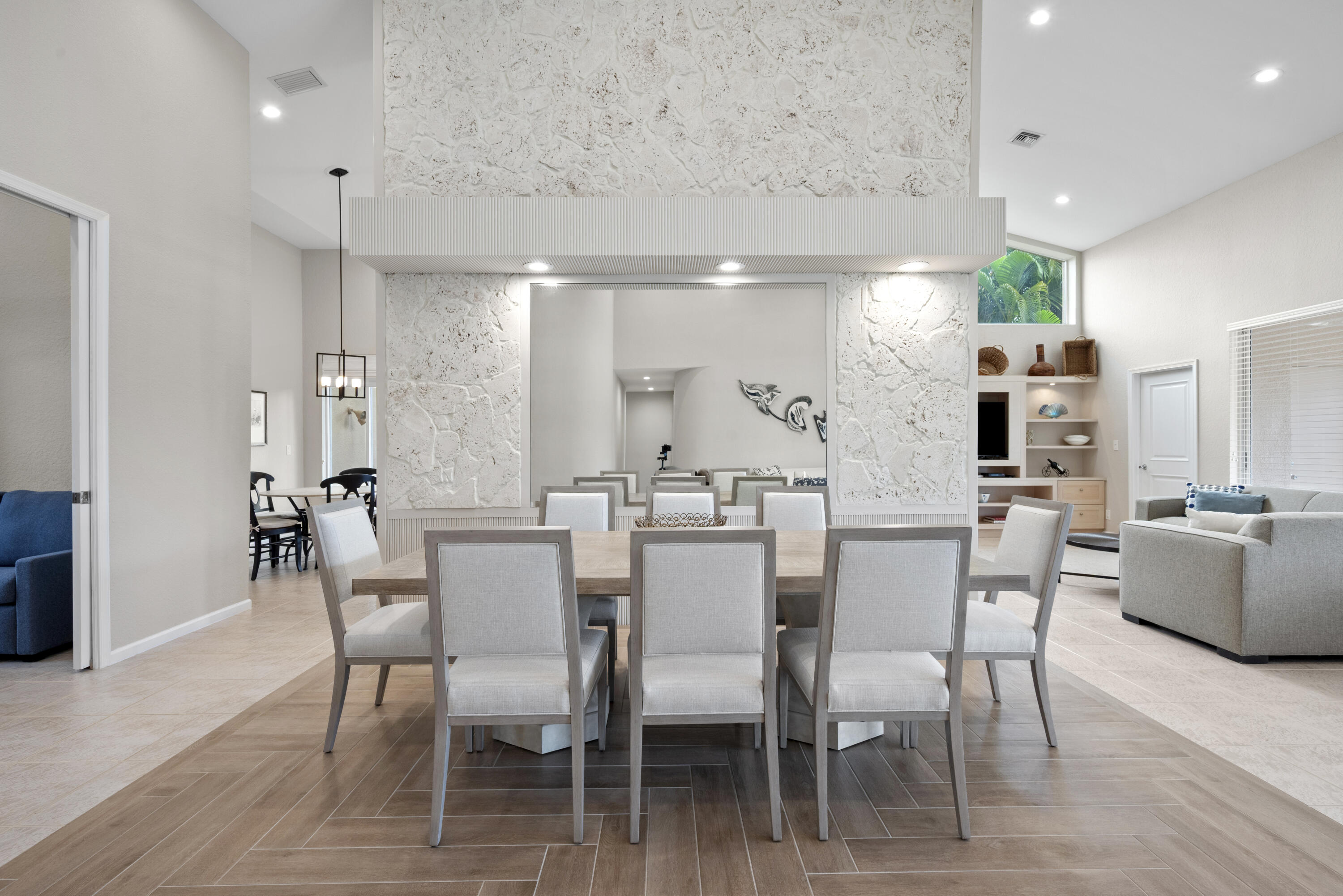 10670 Stonebridge Boulevard