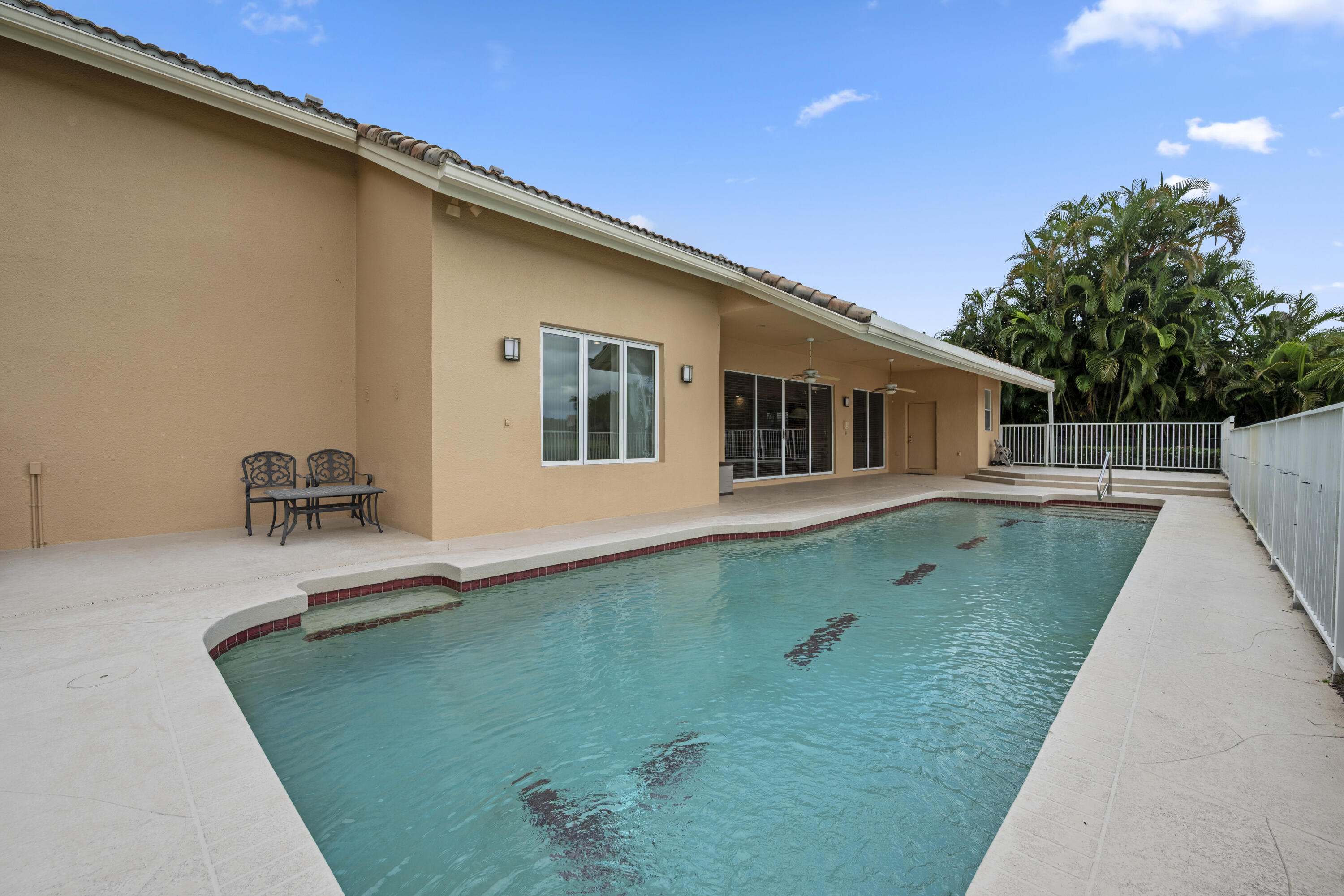 10670 Stonebridge Boulevard