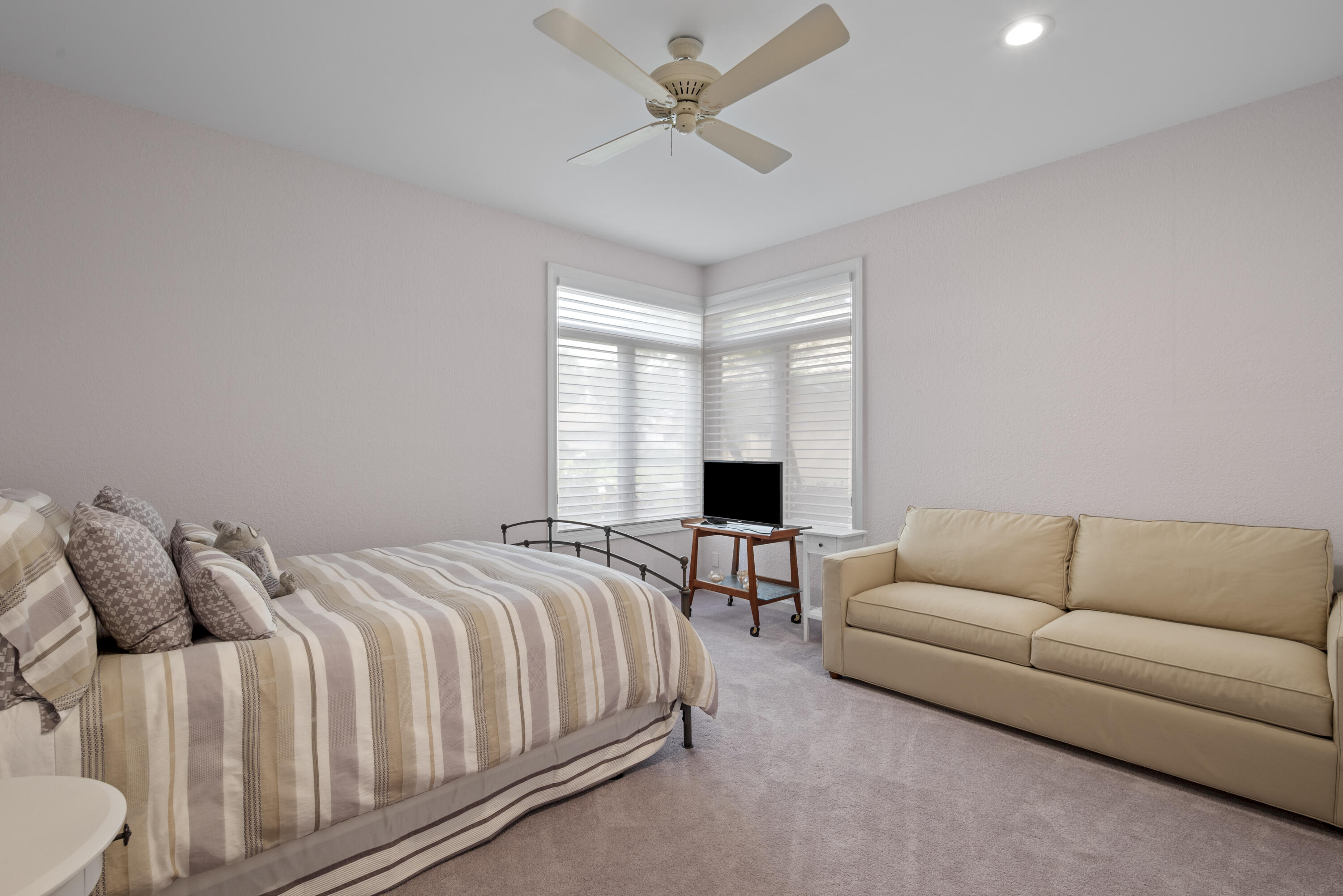 10670 Stonebridge Boulevard