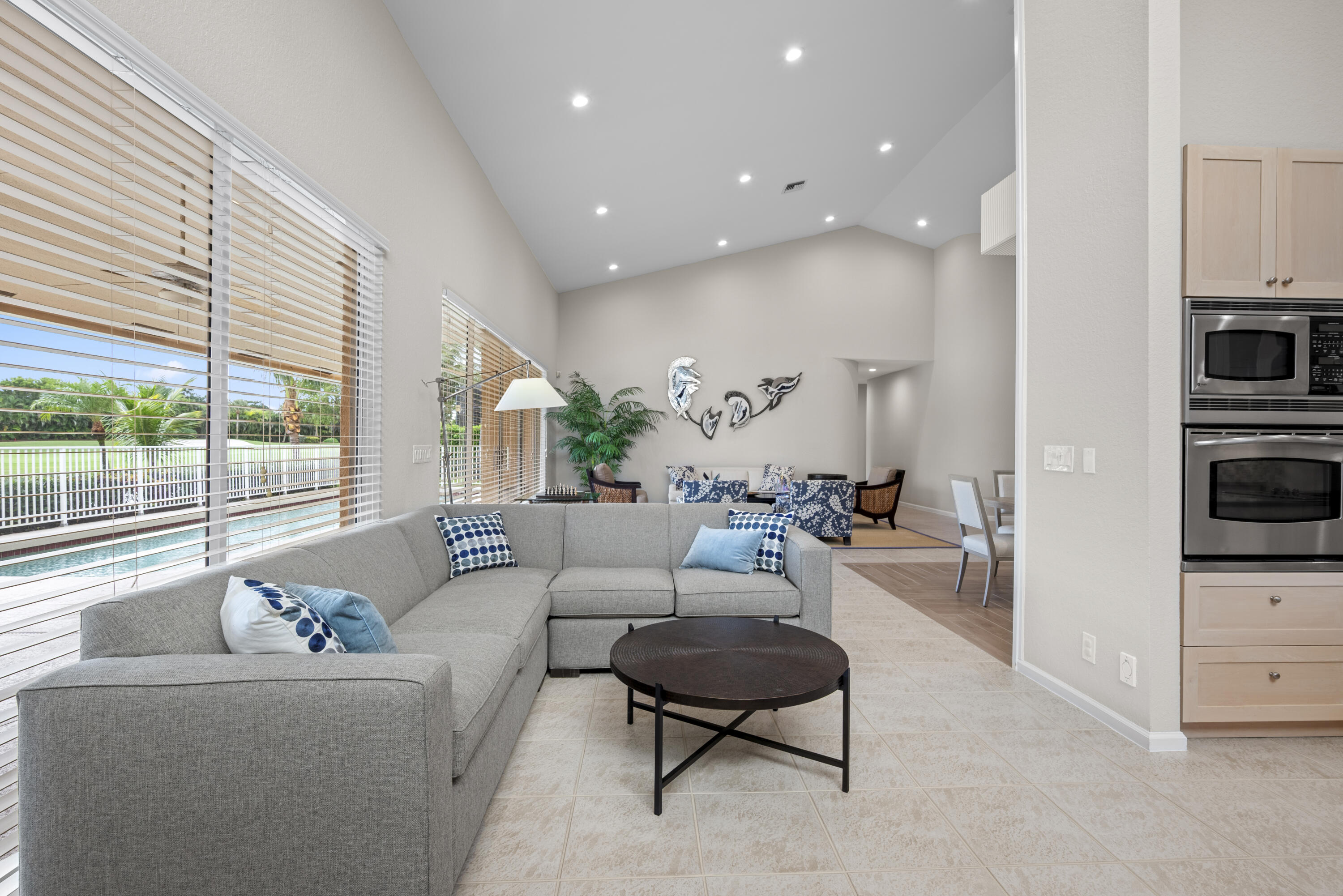 10670 Stonebridge Boulevard