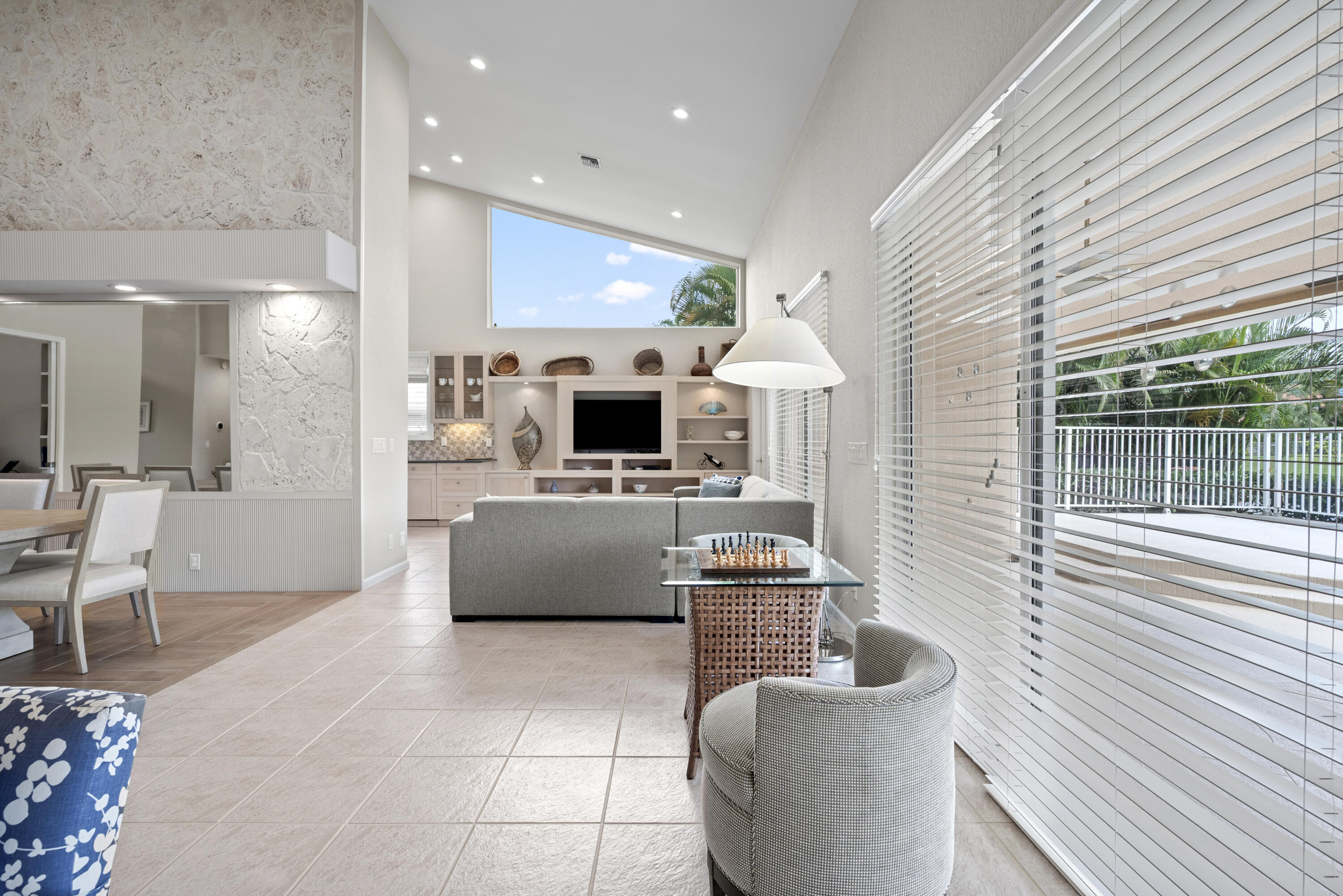 10670 Stonebridge Boulevard