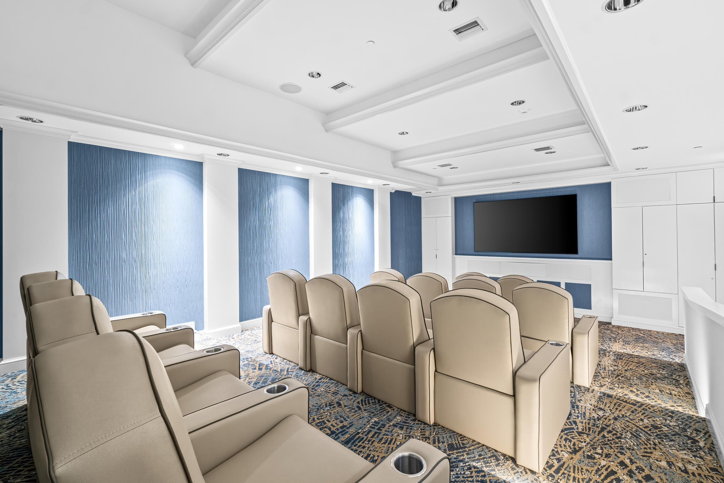 701 S Olive Avenue 1004