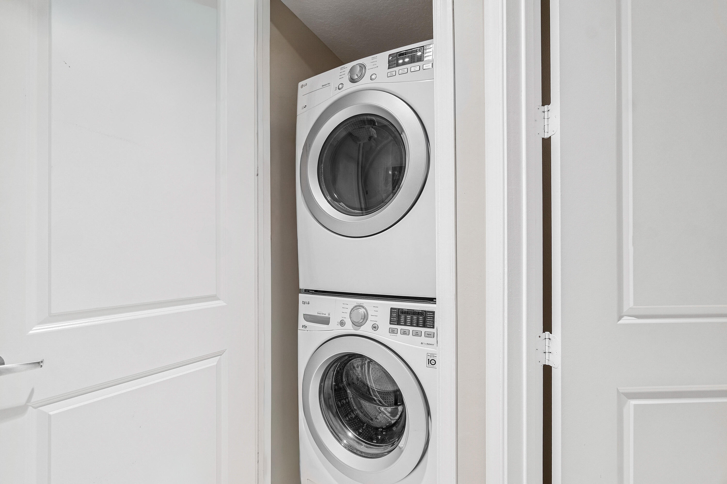 701 S Olive Avenue 1706