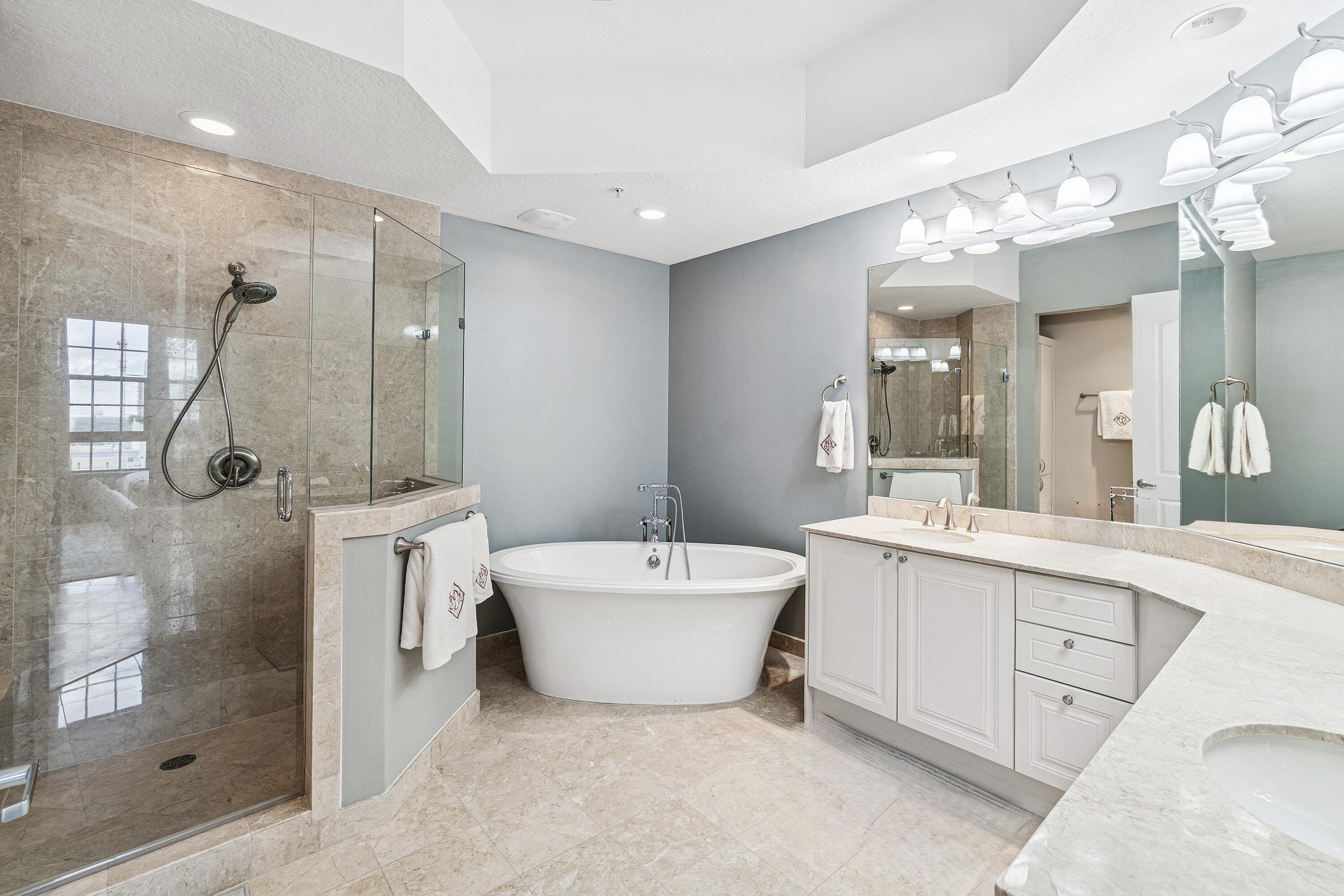 701 S Olive Avenue 1706