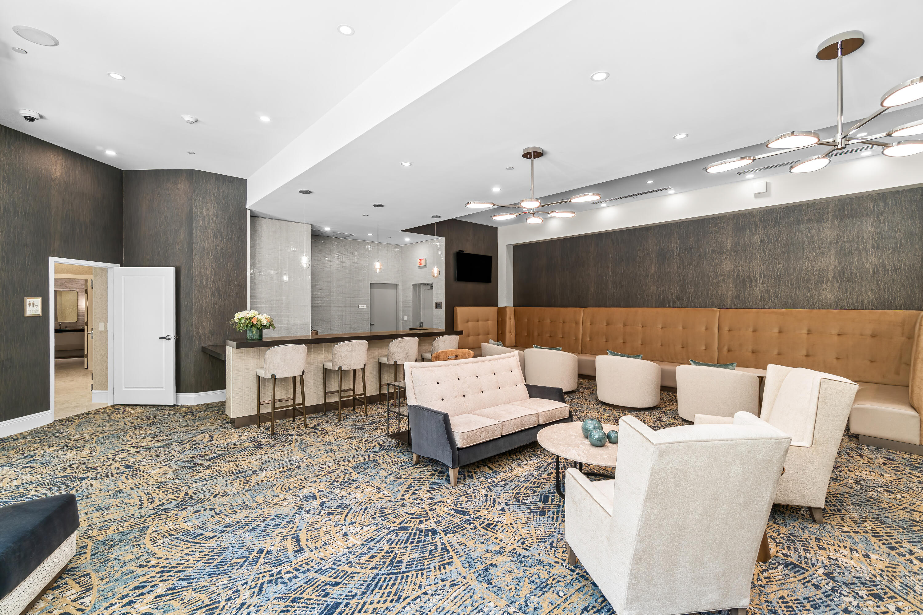 701 S Olive Avenue 1706