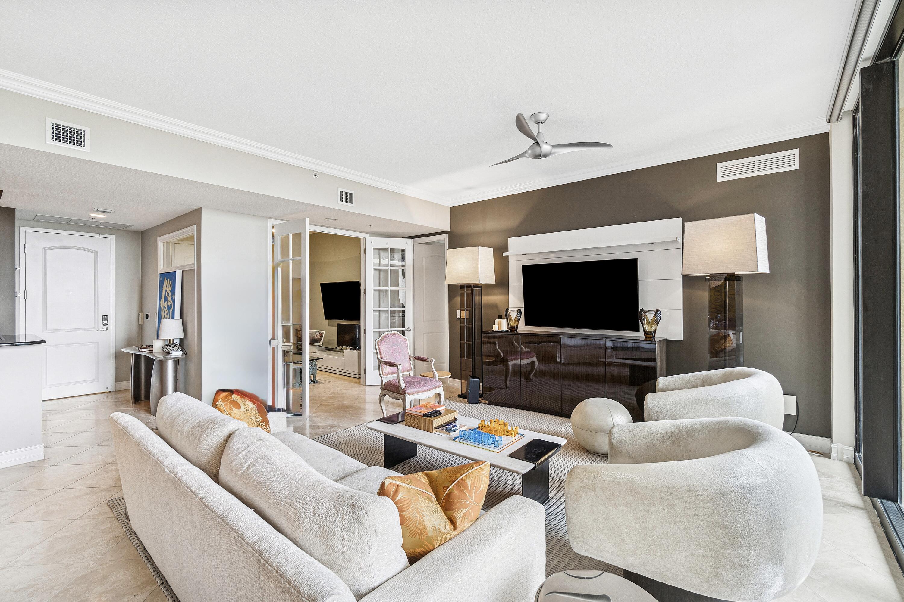 701 S Olive Avenue 1706