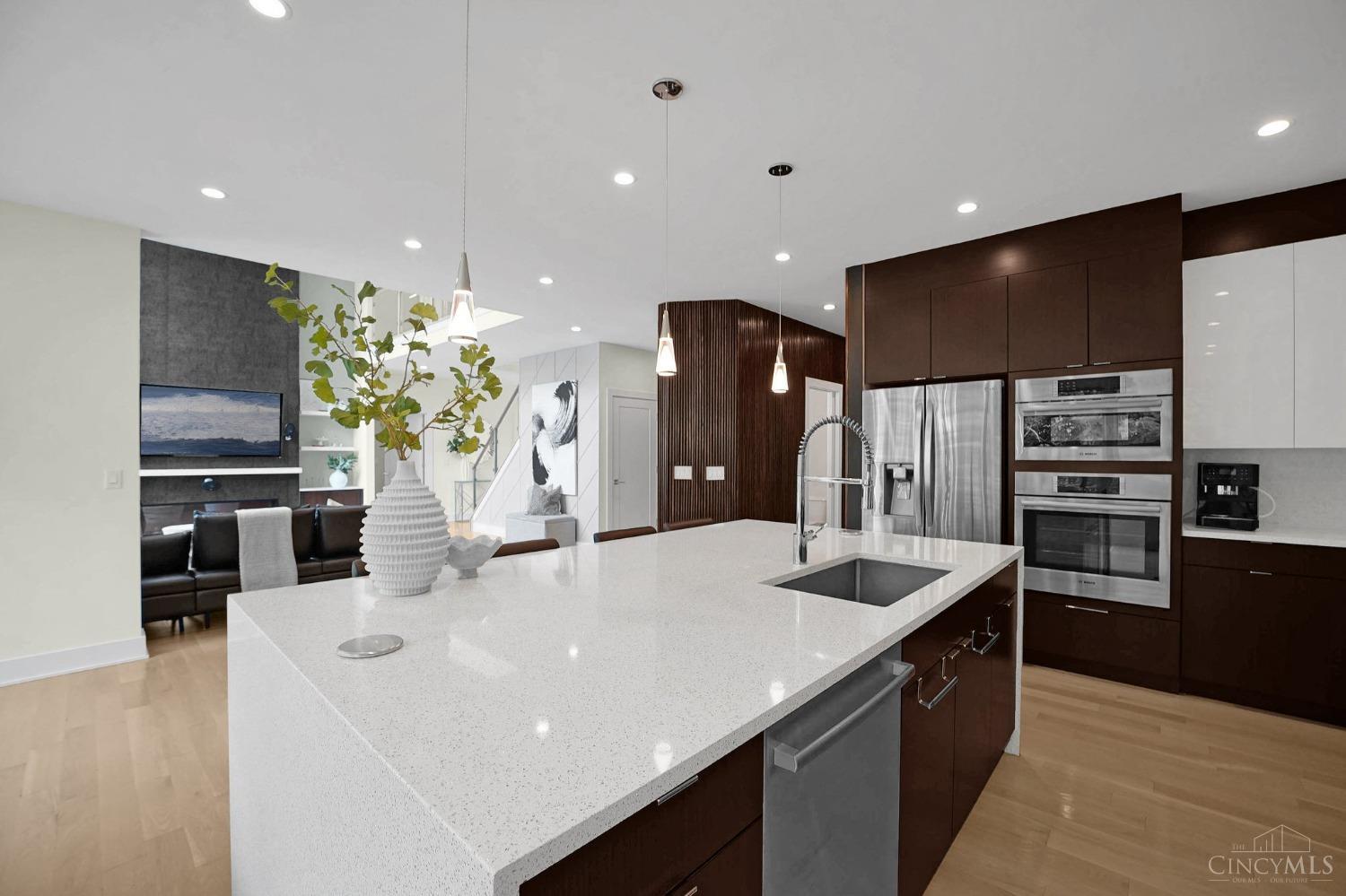 10153 Zig Zag Road