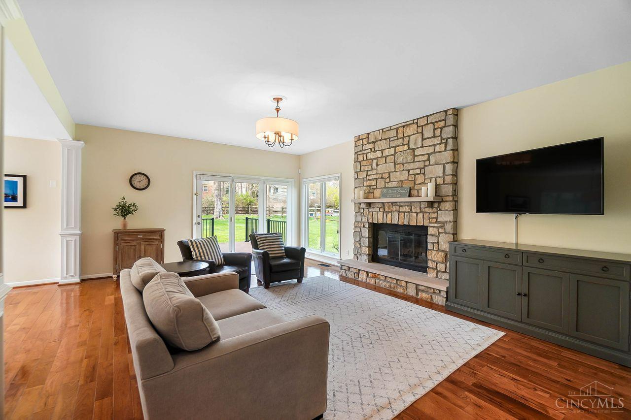 8603 Calumet Way