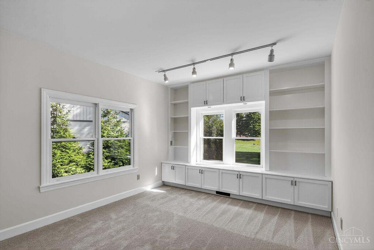 131 Lakeview Court