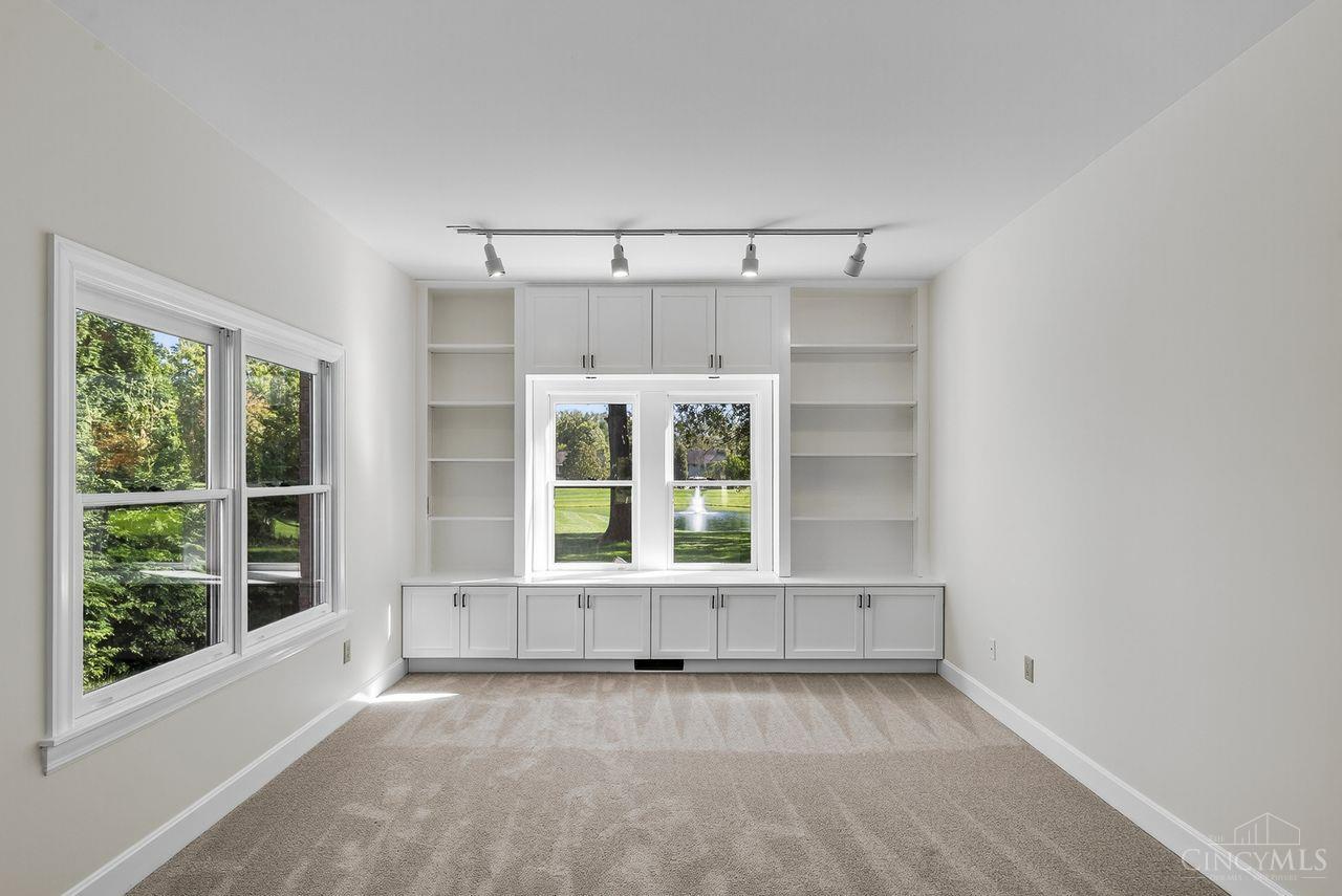 131 Lakeview Court