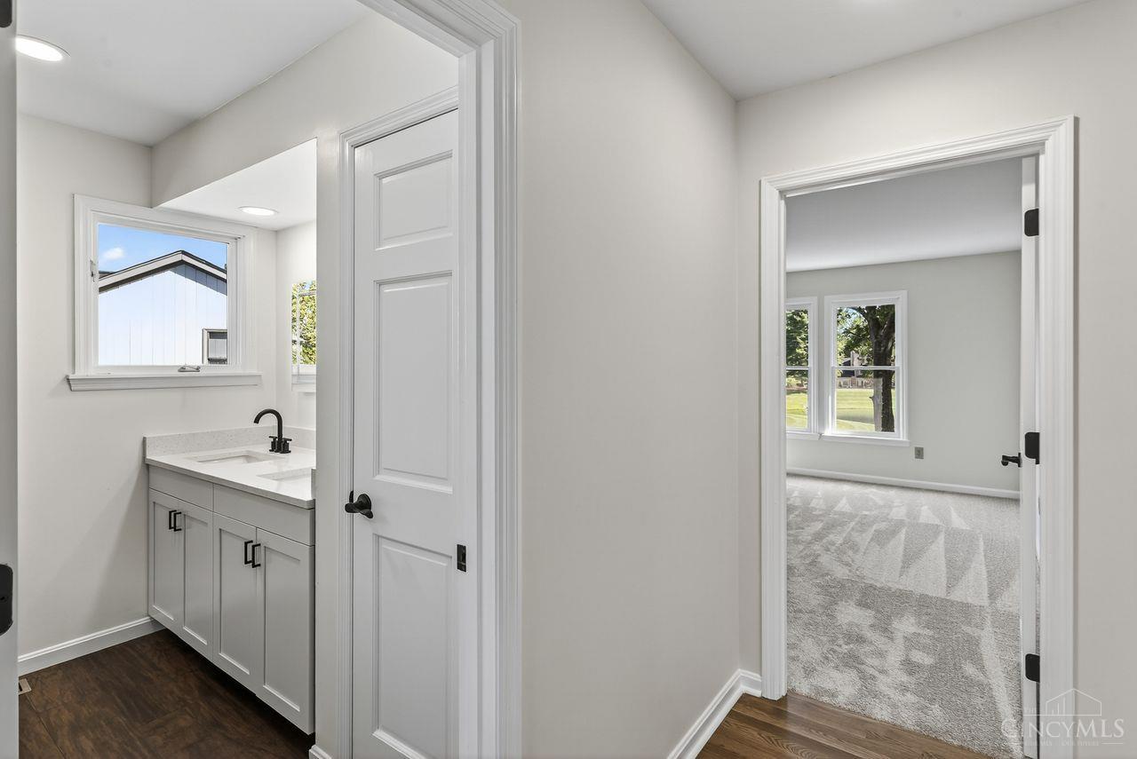 131 Lakeview Court