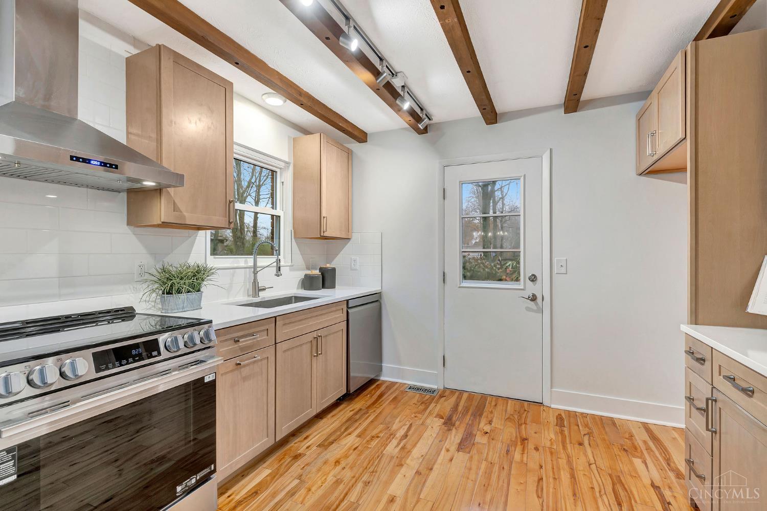 1081 White Pine Court