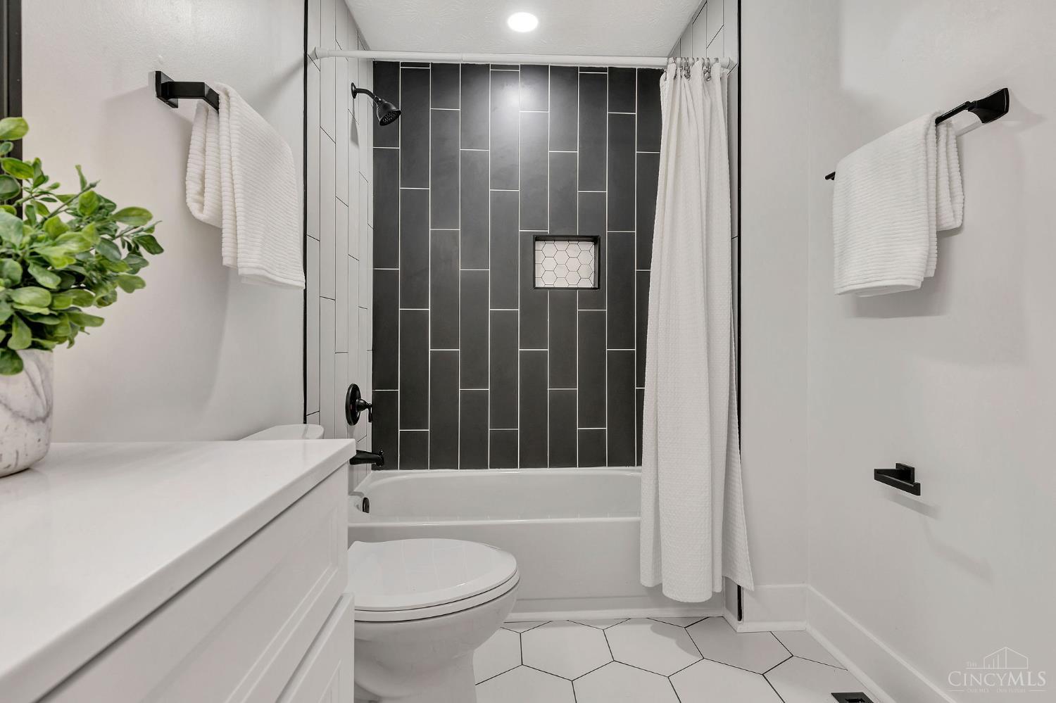 1081 White Pine Court