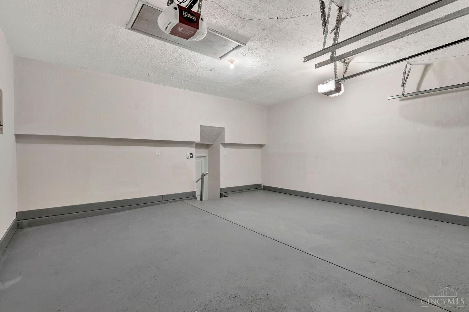 1081 White Pine Court