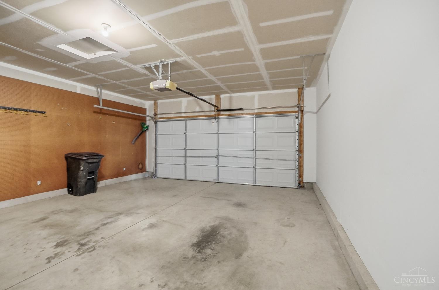 1013 Raintree Lane